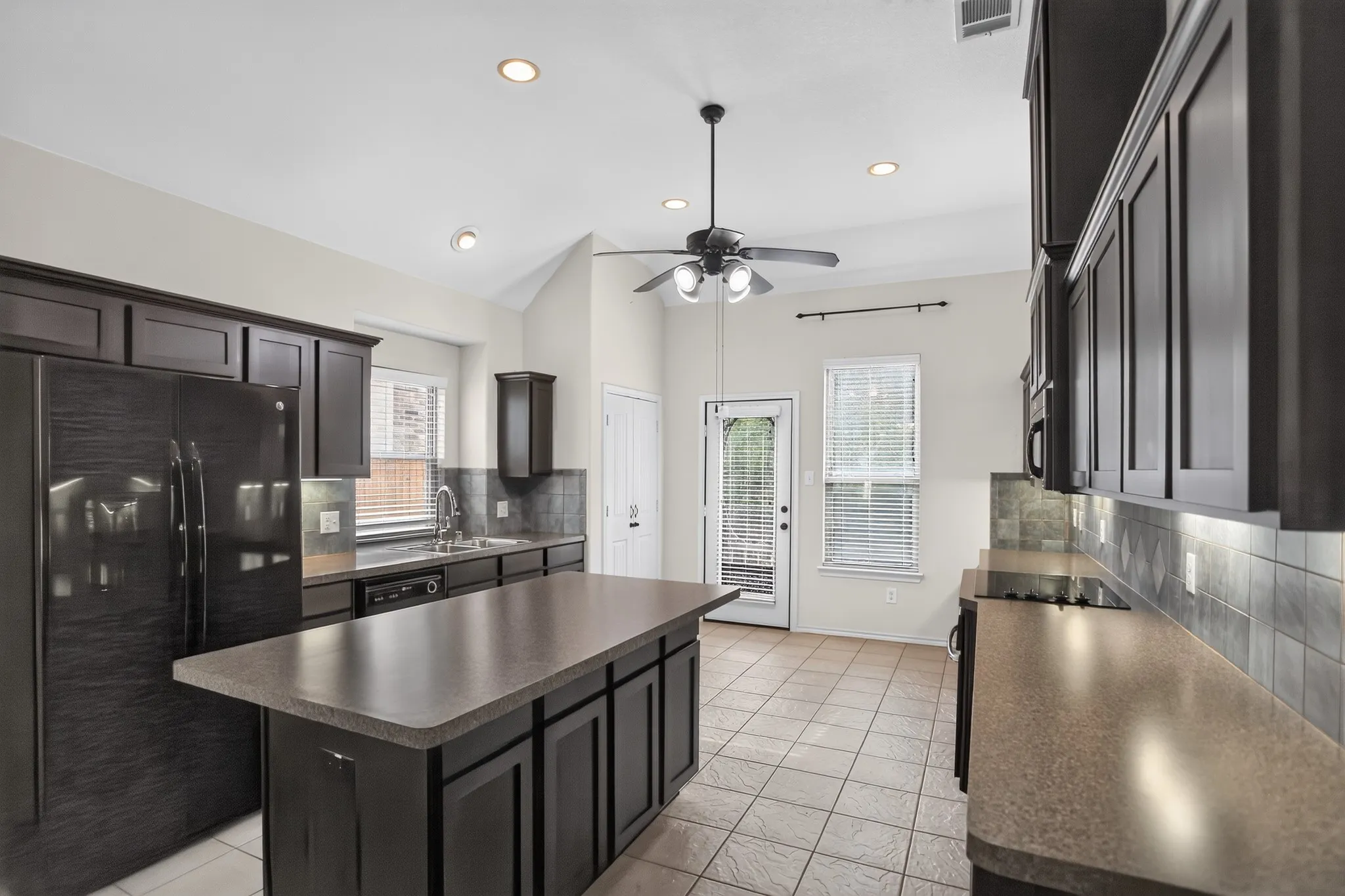 Single Family Residence For Sale in Dallas County , 8418 Timberbrook Lane, Dallas, Texas 75249, 3 Bedroom, 2 Bathroom, 2 Garage spaces, 1,333 Sqft, built in 2010, mls#21356868, Real Estate Agent in Dallas, Homes For Sale in Dallas county, Homes For Sale in Dallas, Realtor in Dallas Texas, Real Estate Brokerage Independent Realty Texas, Luminita Cordes Realtor