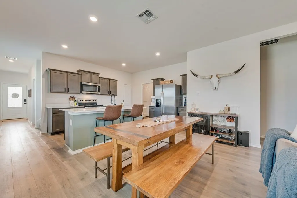 Single Family Residence For Sale in Hunt County , 921 Corral Street, Royse City, Texas 75189, 3 Bedroom, 3 Bathroom, 2 Garage spaces, 1,921 Sqft, built in 2023, mls#21354459, Real Estate Agent in Royse City, Homes For Sale in Hunt county, Homes For Sale in Royse City, Realtor in Royse City Texas, Real Estate Brokerage Independent Realty Texas, Luminita Cordes Realtor
