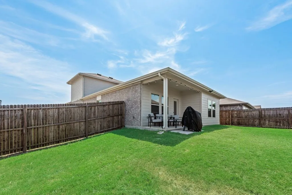 Single Family Residence For Sale in Hunt County , 921 Corral Street, Royse City, Texas 75189, 3 Bedroom, 3 Bathroom, 2 Garage spaces, 1,921 Sqft, built in 2023, mls#21354459, Real Estate Agent in Royse City, Homes For Sale in Hunt county, Homes For Sale in Royse City, Realtor in Royse City Texas, Real Estate Brokerage Independent Realty Texas, Luminita Cordes Realtor
