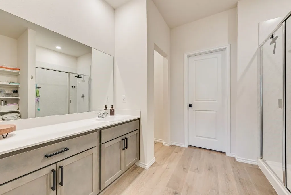 Single Family Residence For Sale in Hunt County , 921 Corral Street, Royse City, Texas 75189, 3 Bedroom, 3 Bathroom, 2 Garage spaces, 1,921 Sqft, built in 2023, mls#21354459, Real Estate Agent in Royse City, Homes For Sale in Hunt county, Homes For Sale in Royse City, Realtor in Royse City Texas, Real Estate Brokerage Independent Realty Texas, Luminita Cordes Realtor