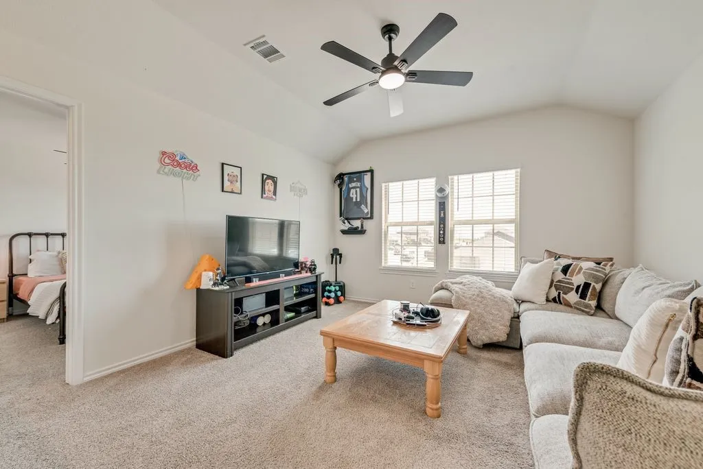 Single Family Residence For Sale in Hunt County , 921 Corral Street, Royse City, Texas 75189, 3 Bedroom, 3 Bathroom, 2 Garage spaces, 1,921 Sqft, built in 2023, mls#21354459, Real Estate Agent in Royse City, Homes For Sale in Hunt county, Homes For Sale in Royse City, Realtor in Royse City Texas, Real Estate Brokerage Independent Realty Texas, Luminita Cordes Realtor