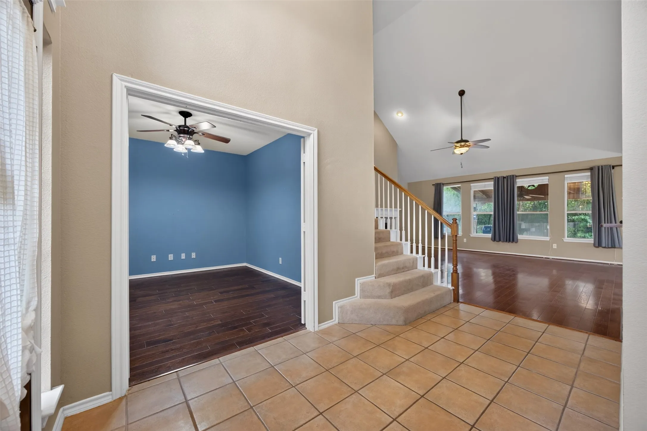 Single Family Residence For Sale in Tarrant County , 1911 Enchanted Lane, Mansfield, Texas 76063, 3 Bedroom, 3 Bathroom, 2 Garage spaces, 2,649 Sqft, built in 2002, mls#21357168, Real Estate Agent in Mansfield, Homes For Sale in Tarrant county, Homes For Sale in Mansfield, Realtor in Mansfield Texas, Real Estate Brokerage Independent Realty Texas, Luminita Cordes Realtor