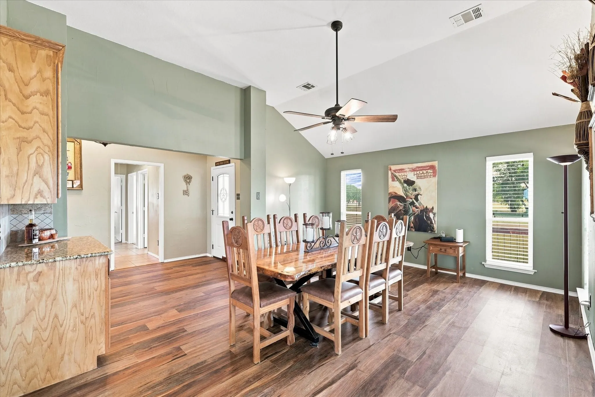 Single Family Residence For Sale in Denton County , 11555 Plainview Road, Krum, Texas 76249, 4 Bedroom, 2 Bathroom, 2 Garage spaces, 2,228 Sqft, built in 1999, mls#21325436, Real Estate Agent in Krum, Homes For Sale in Denton county, Homes For Sale in Krum, Realtor in Krum Texas, Real Estate Brokerage Independent Realty Texas, Luminita Cordes Realtor