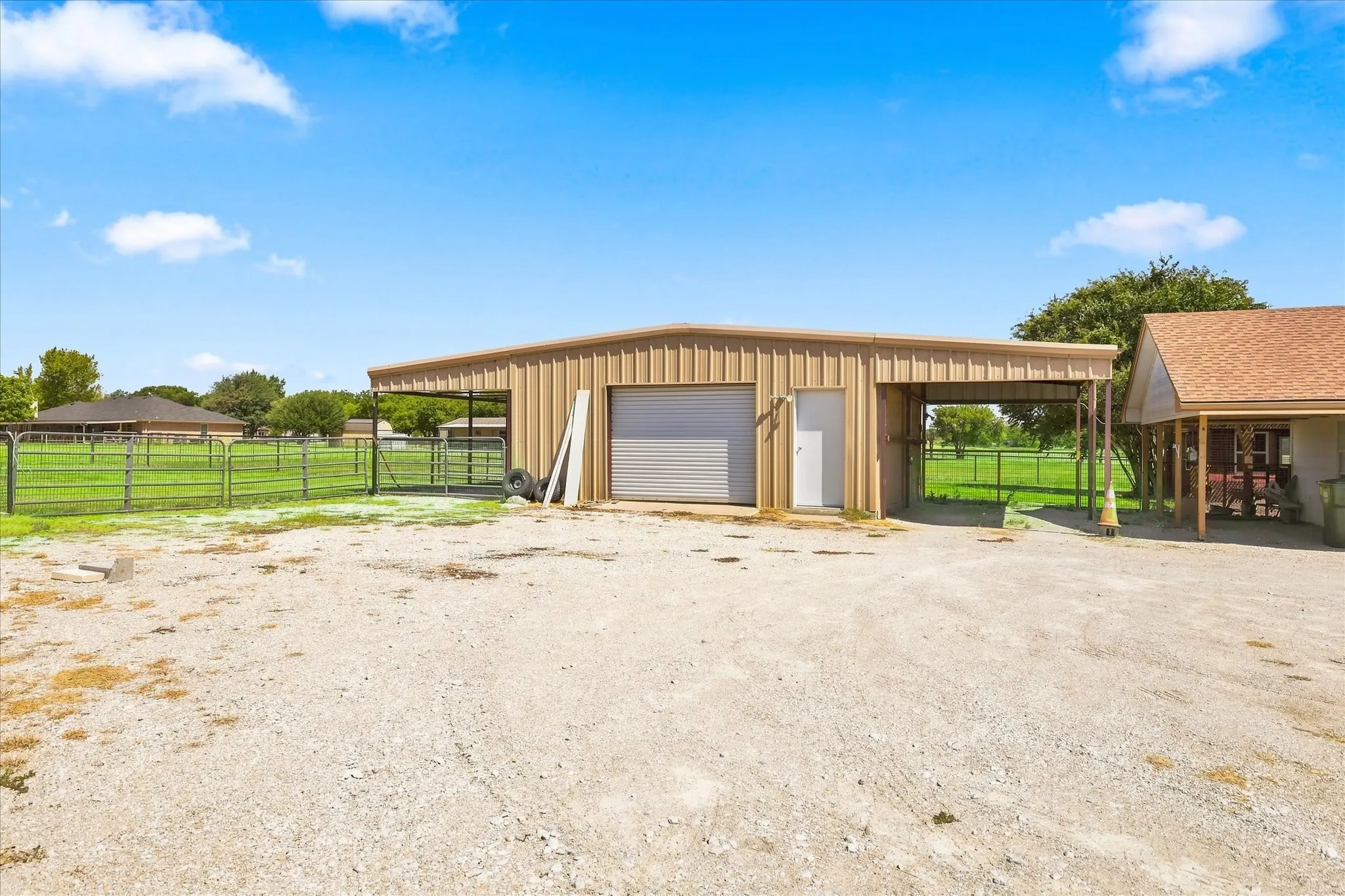 Barn/shop!