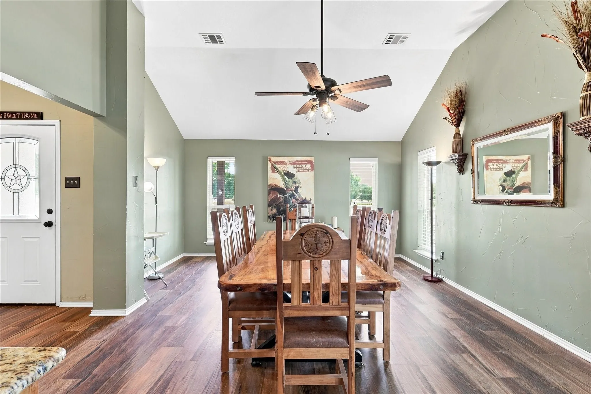 Single Family Residence For Sale in Denton County , 11555 Plainview Road, Krum, Texas 76249, 4 Bedroom, 2 Bathroom, 2 Garage spaces, 2,228 Sqft, built in 1999, mls#21325436, Real Estate Agent in Krum, Homes For Sale in Denton county, Homes For Sale in Krum, Realtor in Krum Texas, Real Estate Brokerage Independent Realty Texas, Luminita Cordes Realtor