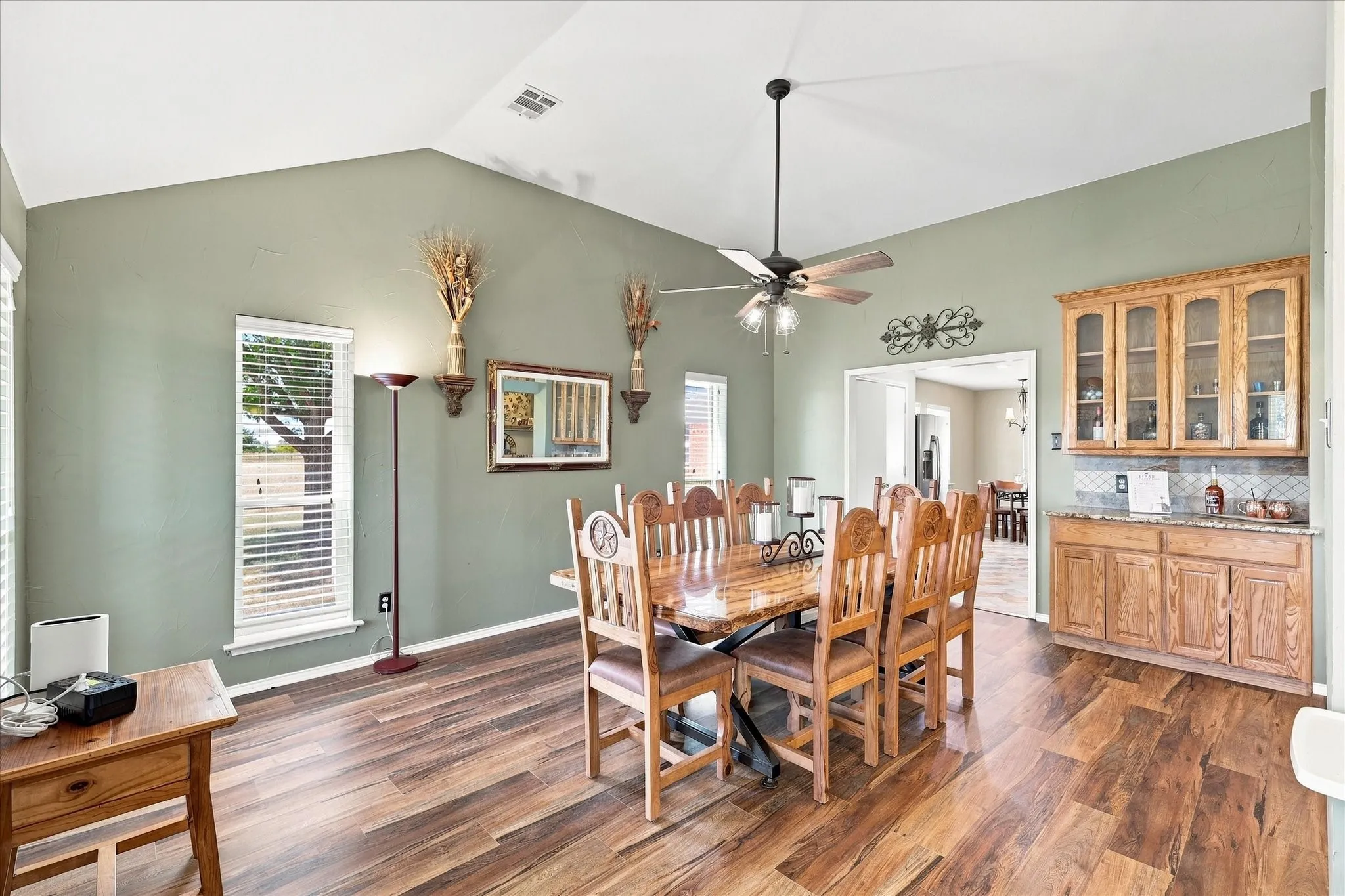 Single Family Residence For Sale in Denton County , 11555 Plainview Road, Krum, Texas 76249, 4 Bedroom, 2 Bathroom, 2 Garage spaces, 2,228 Sqft, built in 1999, mls#21325436, Real Estate Agent in Krum, Homes For Sale in Denton county, Homes For Sale in Krum, Realtor in Krum Texas, Real Estate Brokerage Independent Realty Texas, Luminita Cordes Realtor