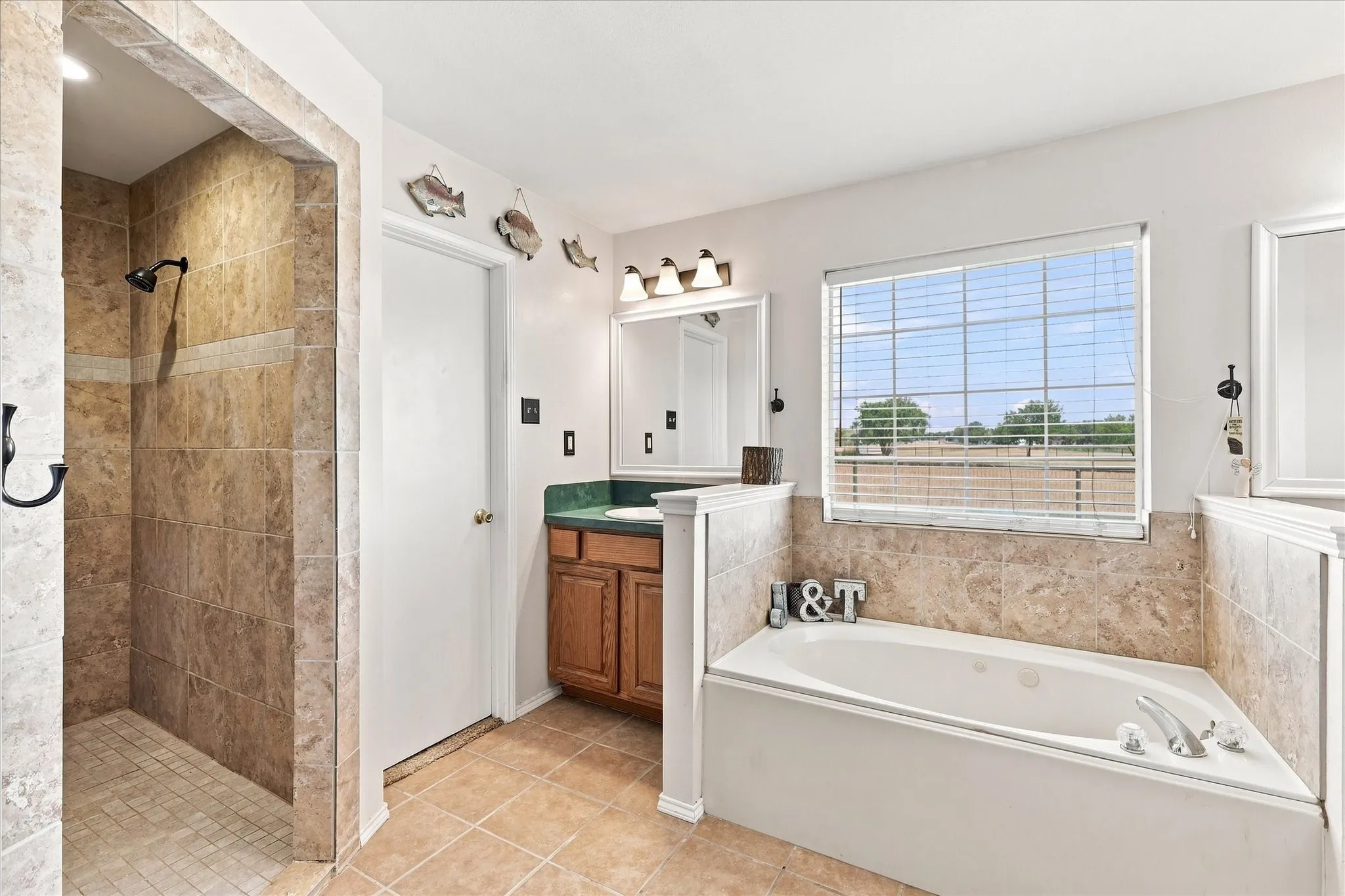 Single Family Residence For Sale in Denton County , 11555 Plainview Road, Krum, Texas 76249, 4 Bedroom, 2 Bathroom, 2 Garage spaces, 2,228 Sqft, built in 1999, mls#21325436, Real Estate Agent in Krum, Homes For Sale in Denton county, Homes For Sale in Krum, Realtor in Krum Texas, Real Estate Brokerage Independent Realty Texas, Luminita Cordes Realtor
