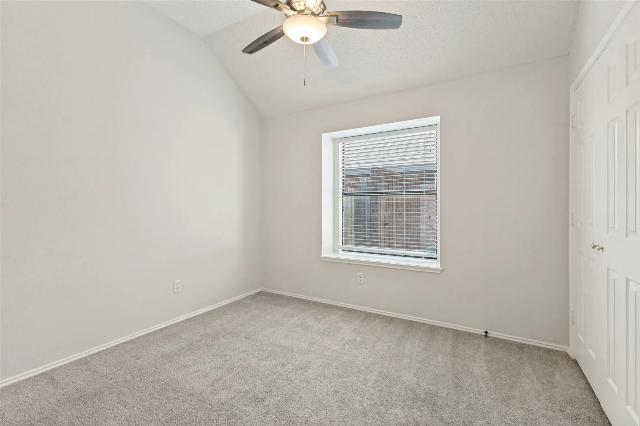Single Family Residence For Sale in Dallas County , 2403 Springfield Drive, Mesquite, Texas 75181, 4 Bedroom, 2 Bathroom, 2 Garage spaces, 2,029 Sqft, built in 1992, mls#21357166, Real Estate Agent in Mesquite, Homes For Sale in Dallas county, Homes For Sale in Mesquite, Realtor in Mesquite Texas, Real Estate Brokerage Independent Realty Texas, Luminita Cordes Realtor