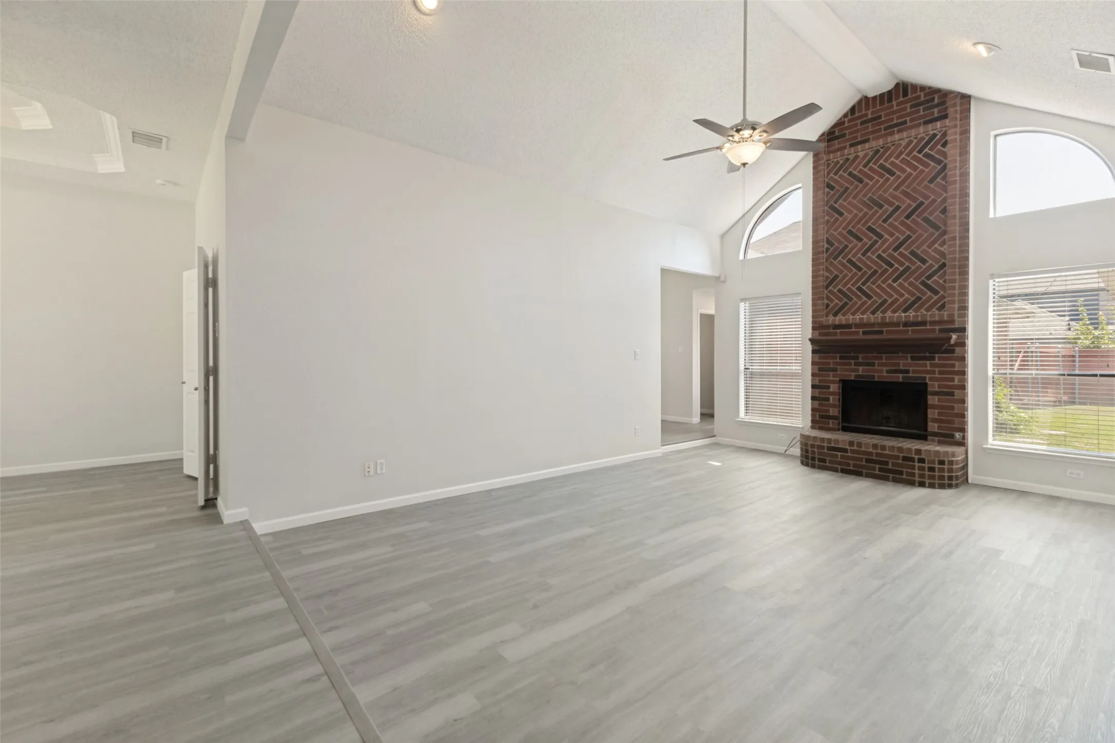 Single Family Residence For Sale in Dallas County , 2403 Springfield Drive, Mesquite, Texas 75181, 4 Bedroom, 2 Bathroom, 2 Garage spaces, 2,029 Sqft, built in 1992, mls#21357166, Real Estate Agent in Mesquite, Homes For Sale in Dallas county, Homes For Sale in Mesquite, Realtor in Mesquite Texas, Real Estate Brokerage Independent Realty Texas, Luminita Cordes Realtor