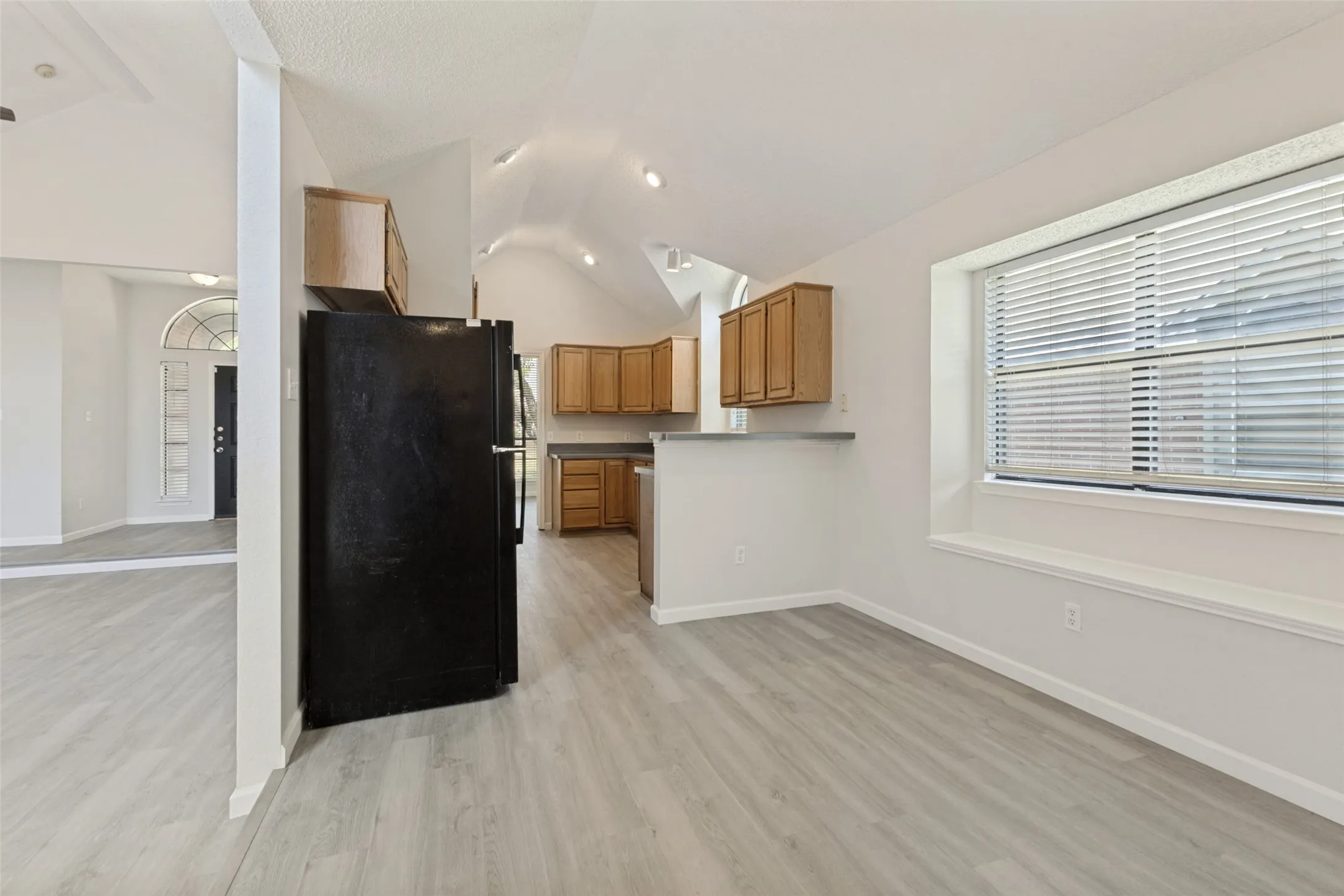 Single Family Residence For Sale in Dallas County , 2403 Springfield Drive, Mesquite, Texas 75181, 4 Bedroom, 2 Bathroom, 2 Garage spaces, 2,029 Sqft, built in 1992, mls#21357166, Real Estate Agent in Mesquite, Homes For Sale in Dallas county, Homes For Sale in Mesquite, Realtor in Mesquite Texas, Real Estate Brokerage Independent Realty Texas, Luminita Cordes Realtor