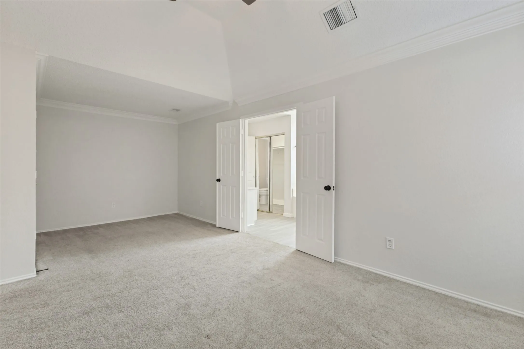 Single Family Residence For Sale in Dallas County , 2403 Springfield Drive, Mesquite, Texas 75181, 4 Bedroom, 2 Bathroom, 2 Garage spaces, 2,029 Sqft, built in 1992, mls#21357166, Real Estate Agent in Mesquite, Homes For Sale in Dallas county, Homes For Sale in Mesquite, Realtor in Mesquite Texas, Real Estate Brokerage Independent Realty Texas, Luminita Cordes Realtor