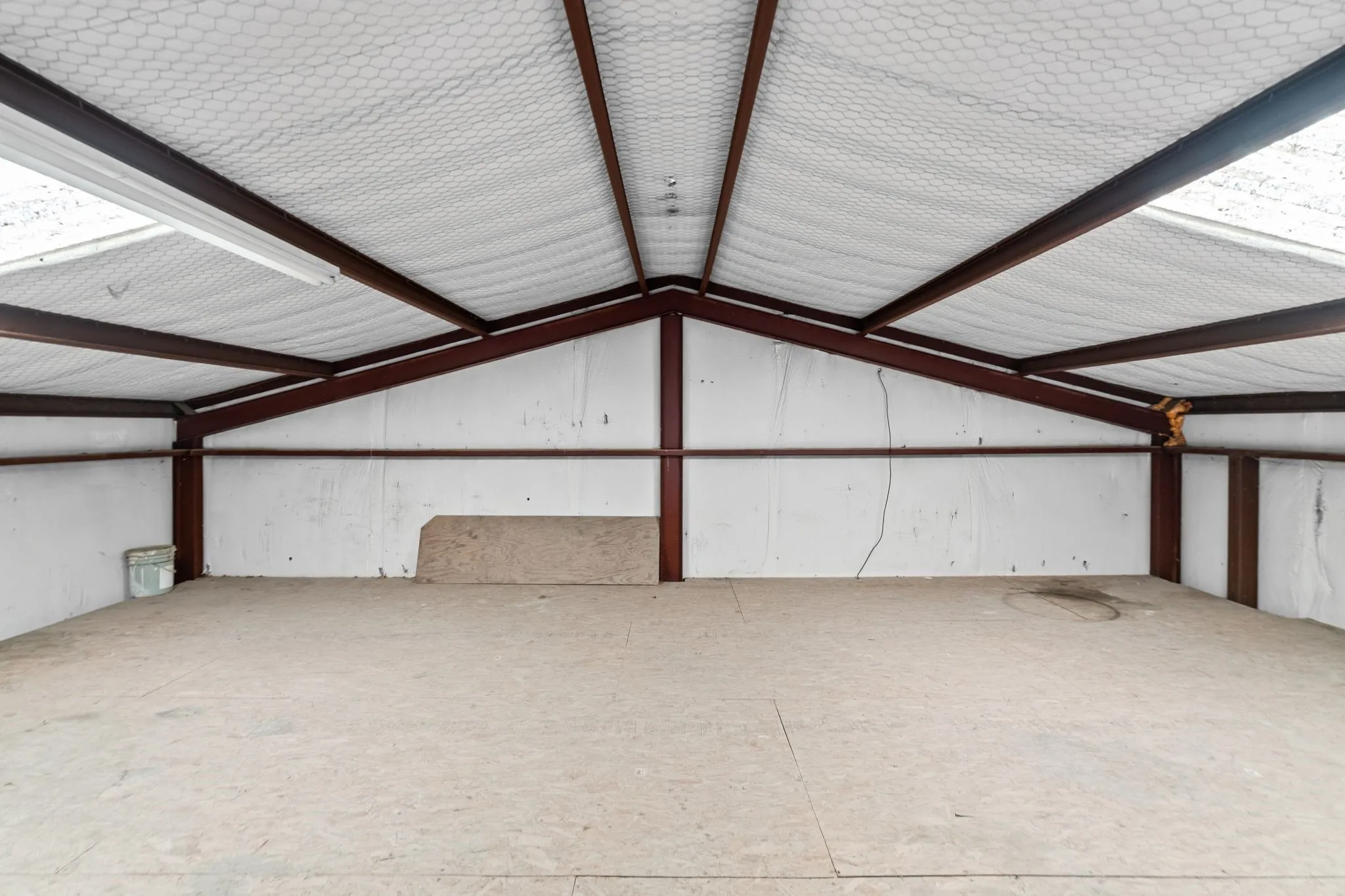 600 sf loft area in shop