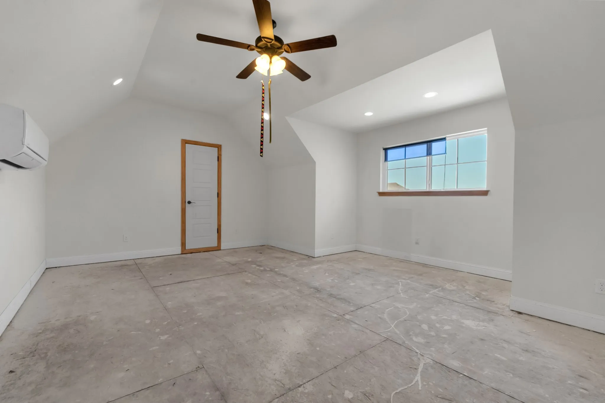 Single Family Residence For Sale in Parker County , 119 Breeders Drive, Willow Park, Texas 76087, 3 Bedroom, 3 Bathroom, 3 Garage spaces, 2,690 Sqft, built in 2018, mls#21355006, Real Estate Agent in Willow Park, Homes For Sale in Parker county, Homes For Sale in Willow Park, Realtor in Willow Park Texas, Real Estate Brokerage Independent Realty Texas, Luminita Cordes Realtor