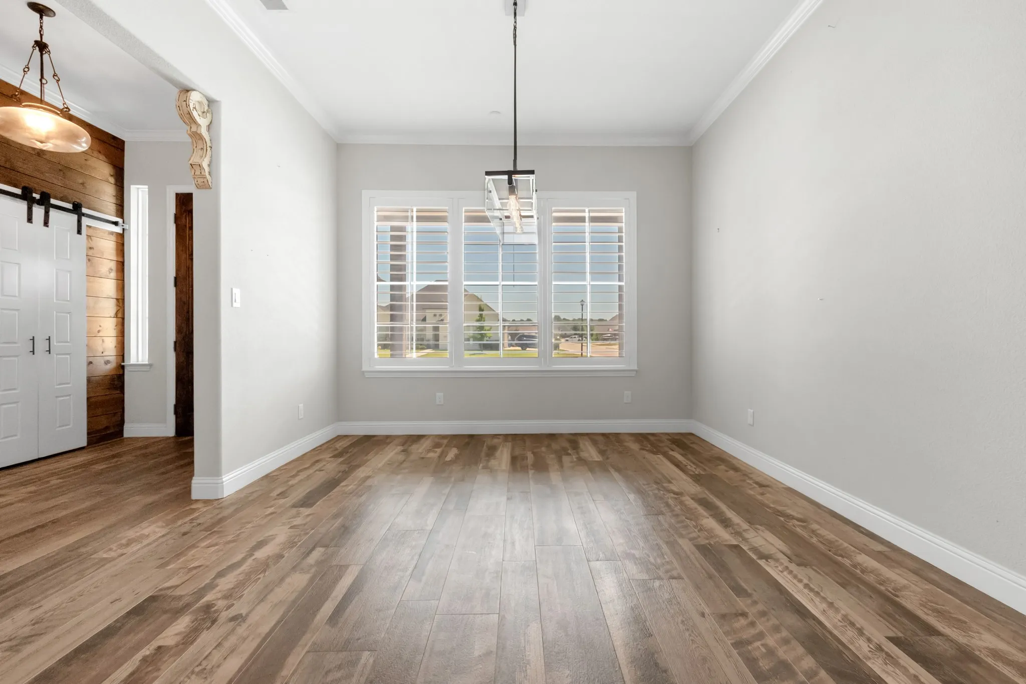 Single Family Residence For Sale in Parker County , 119 Breeders Drive, Willow Park, Texas 76087, 3 Bedroom, 3 Bathroom, 3 Garage spaces, 2,690 Sqft, built in 2018, mls#21355006, Real Estate Agent in Willow Park, Homes For Sale in Parker county, Homes For Sale in Willow Park, Realtor in Willow Park Texas, Real Estate Brokerage Independent Realty Texas, Luminita Cordes Realtor