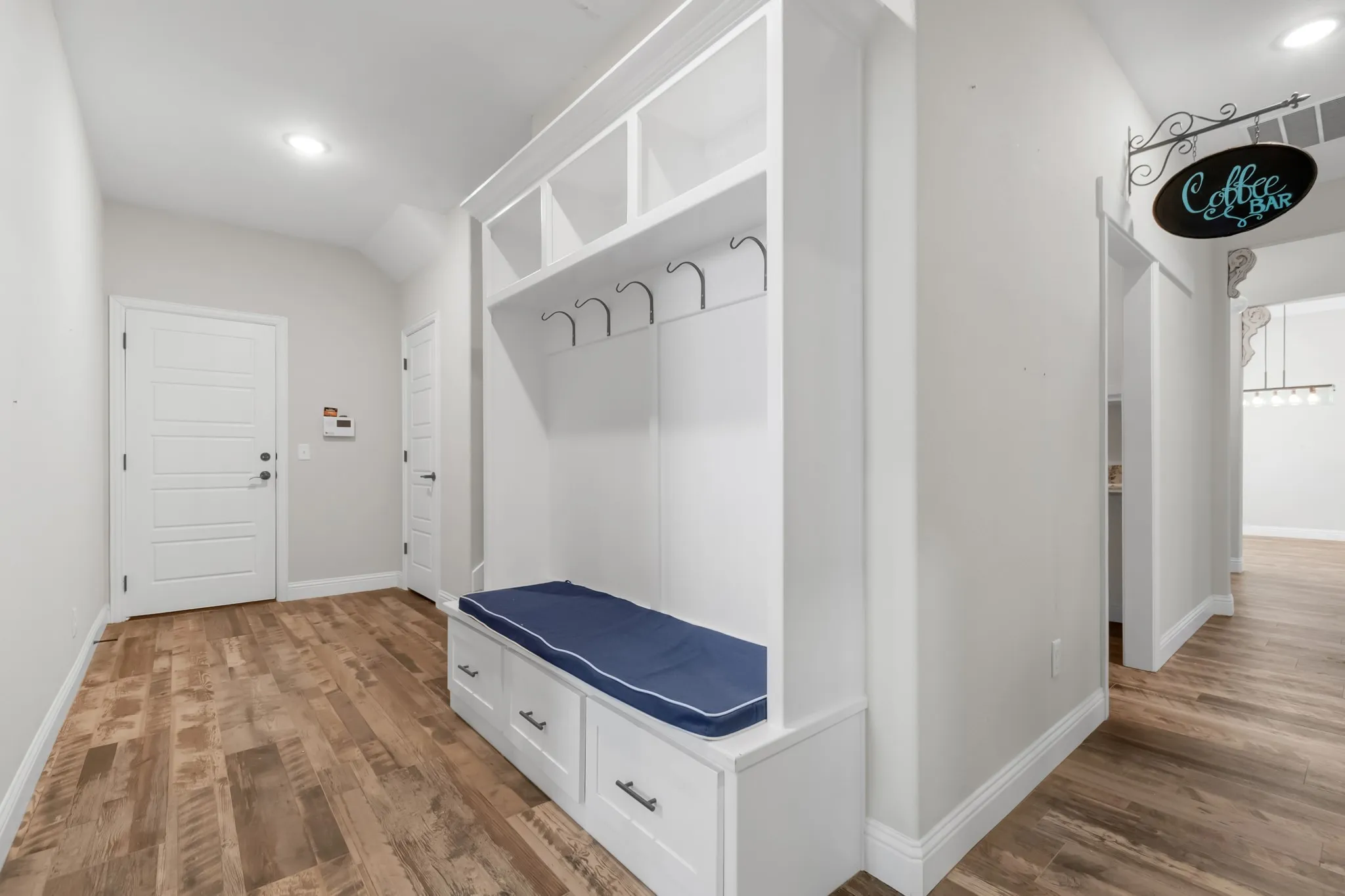 Single Family Residence For Sale in Parker County , 119 Breeders Drive, Willow Park, Texas 76087, 3 Bedroom, 3 Bathroom, 3 Garage spaces, 2,690 Sqft, built in 2018, mls#21355006, Real Estate Agent in Willow Park, Homes For Sale in Parker county, Homes For Sale in Willow Park, Realtor in Willow Park Texas, Real Estate Brokerage Independent Realty Texas, Luminita Cordes Realtor