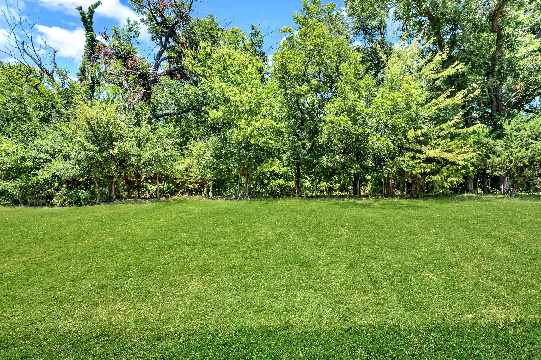 Single Family Residence For Sale in Parker County , 119 Breeders Drive, Willow Park, Texas 76087, 3 Bedroom, 3 Bathroom, 3 Garage spaces, 2,690 Sqft, built in 2018, mls#21355006, Real Estate Agent in Willow Park, Homes For Sale in Parker county, Homes For Sale in Willow Park, Realtor in Willow Park Texas, Real Estate Brokerage Independent Realty Texas, Luminita Cordes Realtor