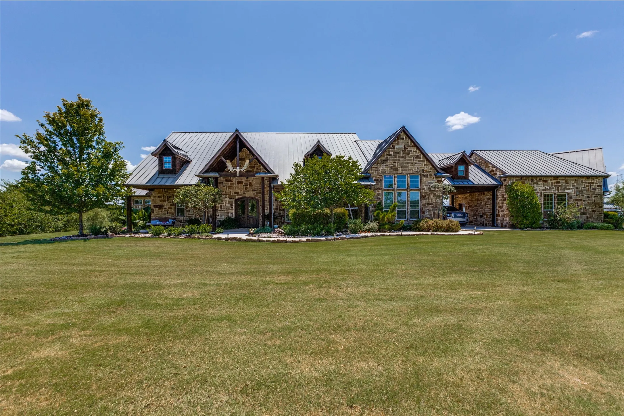 Single Family Residence For Sale in Rockwall County , 4360 W FM 550, Mclendon Chisholm, Texas 75032, 4 Bedroom, 4 Bathroom, 3 Garage spaces, 4,564 Sqft, built in 2015, Price $3,500,000, mls#21357198, Real Estate Agent in Mclendon Chisholm, Homes For Sale in Rockwall county, Homes For Sale in Mclendon Chisholm, Realtor in Mclendon Chisholm Texas, Real Estate Brokerage Independent Realty Texas, Luminita Cordes Realtor