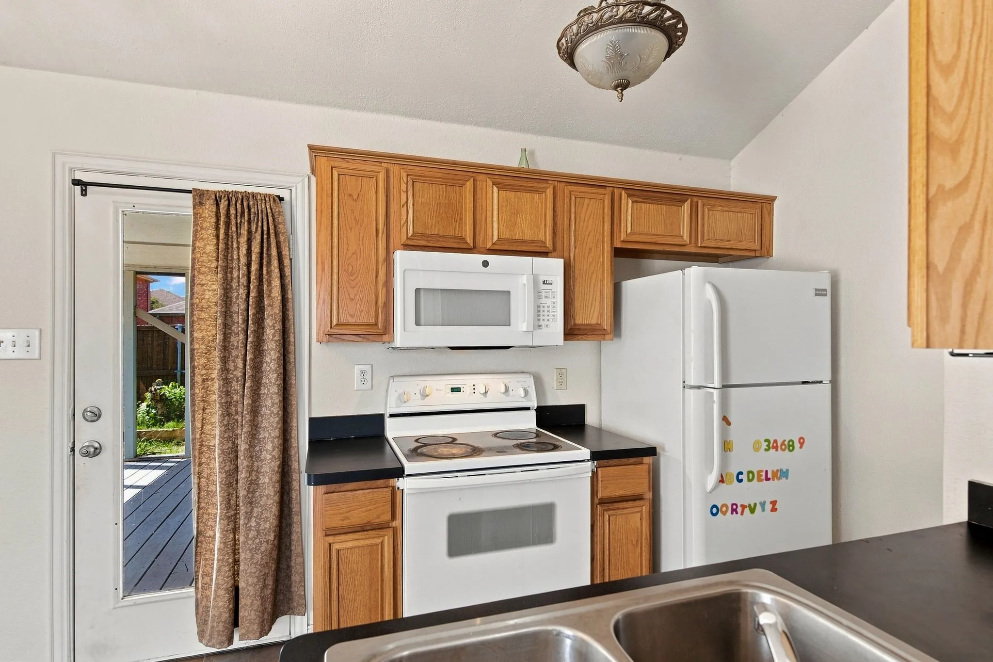 Single Family Residence For Rent in Denton County , 616 Mustang Court, Little Elm, Texas 75068, 2 Bedroom, 2 Bathroom, 2 Garage spaces, 1,040 Sqft, built in 2000, mls#21357194, Real Estate Agent in Little Elm, Homes For Rent in Denton county, Homes For Rent in Little Elm, Realtor in Little Elm Texas, Real Estate Brokerage Independent Realty Texas, Luminita Cordes Realtor