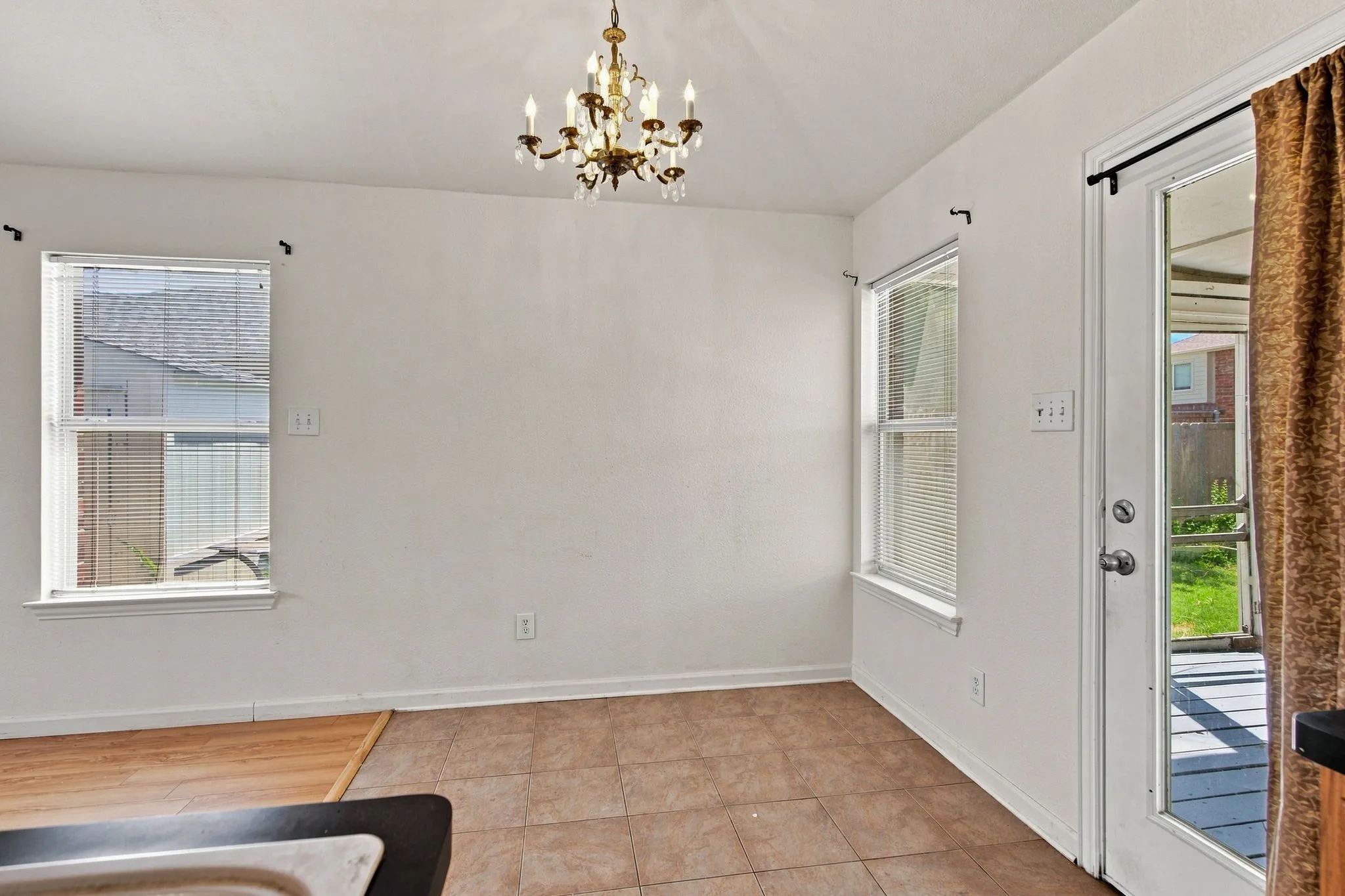 Single Family Residence For Rent in Denton County , 616 Mustang Court, Little Elm, Texas 75068, 2 Bedroom, 2 Bathroom, 2 Garage spaces, 1,040 Sqft, built in 2000, mls#21357194, Real Estate Agent in Little Elm, Homes For Rent in Denton county, Homes For Rent in Little Elm, Realtor in Little Elm Texas, Real Estate Brokerage Independent Realty Texas, Luminita Cordes Realtor