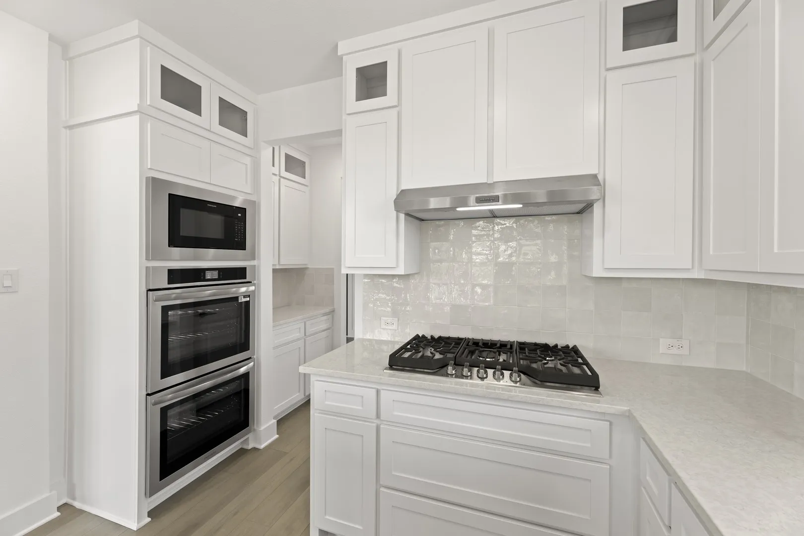 13. 933 Gold Finch - Kitchen (4)