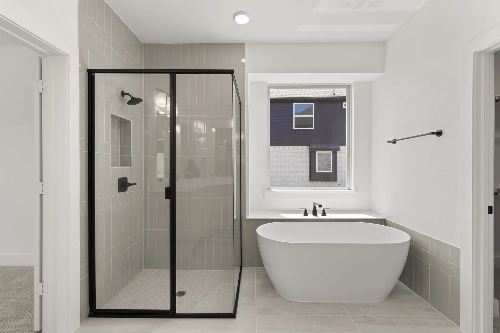 19. 933 Gold Finch - Bath (2)
