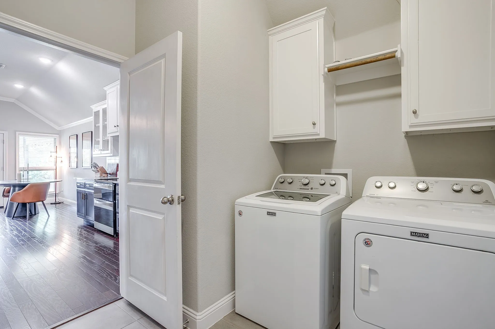 Single Family Residence For Sale in Tarrant County , 548 Inwood Street, Benbrook, Texas 76126, 3 Bedroom, 3 Bathroom, 2 Garage spaces, 2,175 Sqft, built in 2017, mls#21355280, Real Estate Agent in Benbrook, Homes For Sale in Tarrant county, Homes For Sale in Benbrook, Realtor in Benbrook Texas, Real Estate Brokerage Independent Realty Texas, Luminita Cordes Realtor