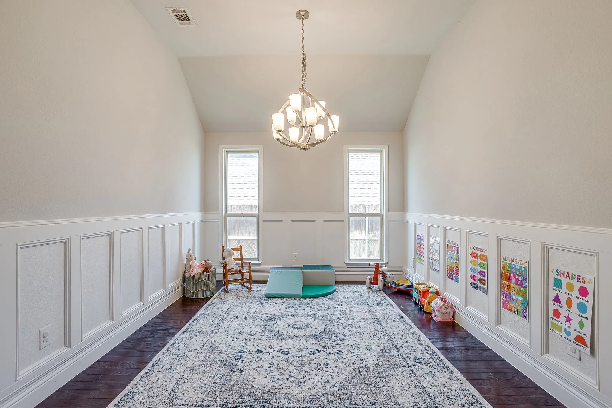 Single Family Residence For Sale in Tarrant County , 548 Inwood Street, Benbrook, Texas 76126, 3 Bedroom, 3 Bathroom, 2 Garage spaces, 2,175 Sqft, built in 2017, mls#21355280, Real Estate Agent in Benbrook, Homes For Sale in Tarrant county, Homes For Sale in Benbrook, Realtor in Benbrook Texas, Real Estate Brokerage Independent Realty Texas, Luminita Cordes Realtor