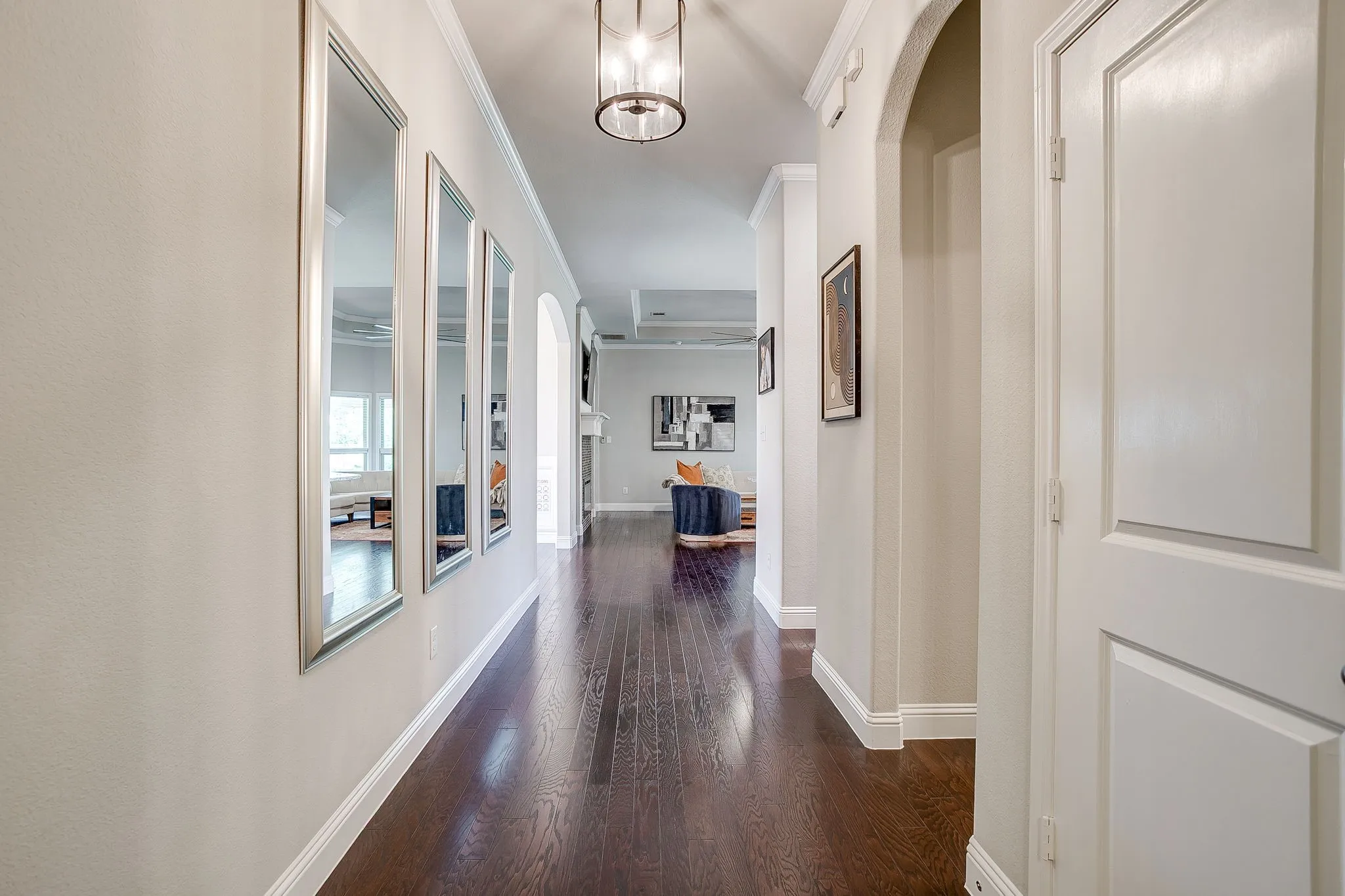 Single Family Residence For Sale in Tarrant County , 548 Inwood Street, Benbrook, Texas 76126, 3 Bedroom, 3 Bathroom, 2 Garage spaces, 2,175 Sqft, built in 2017, mls#21355280, Real Estate Agent in Benbrook, Homes For Sale in Tarrant county, Homes For Sale in Benbrook, Realtor in Benbrook Texas, Real Estate Brokerage Independent Realty Texas, Luminita Cordes Realtor