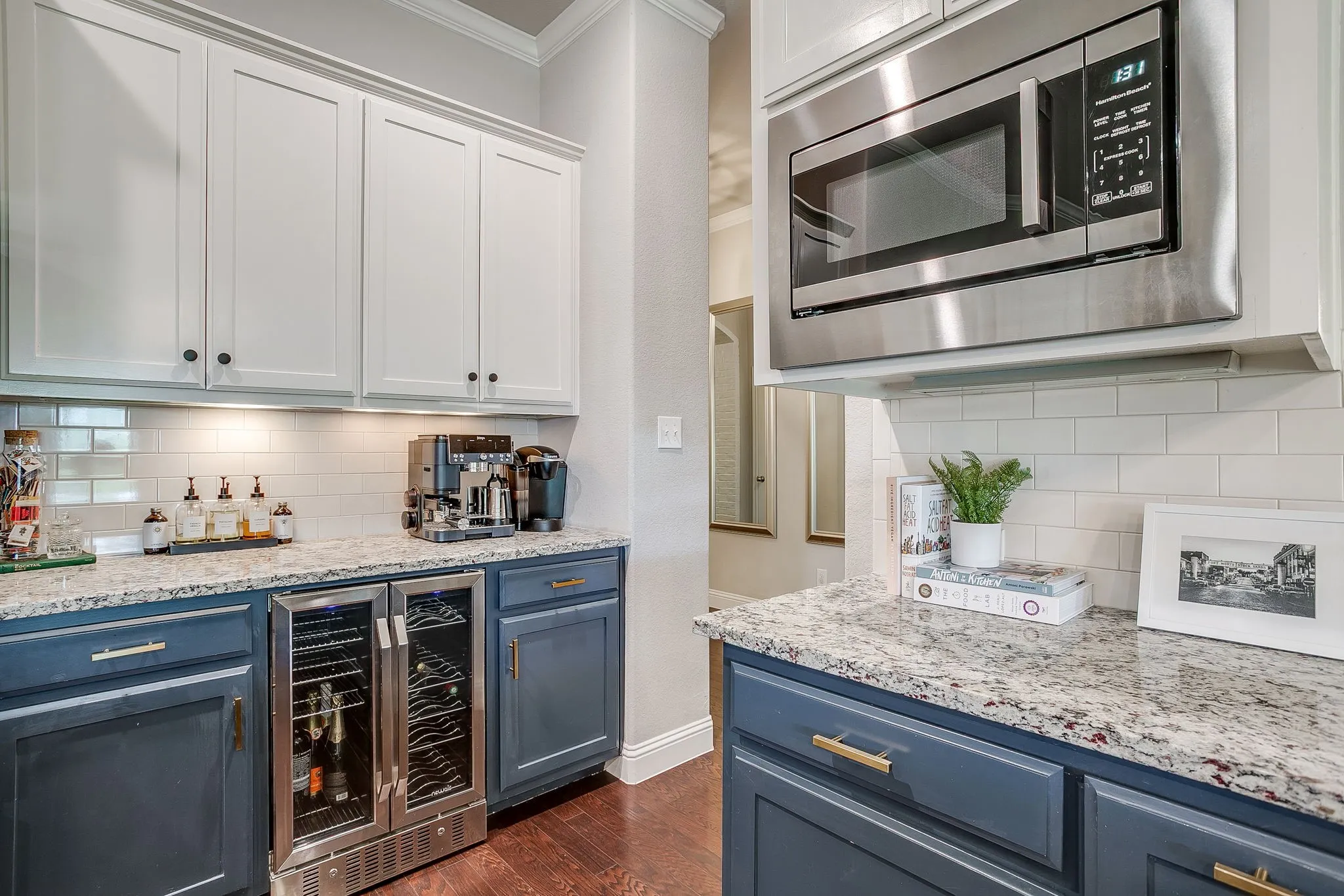 Single Family Residence For Sale in Tarrant County , 548 Inwood Street, Benbrook, Texas 76126, 3 Bedroom, 3 Bathroom, 2 Garage spaces, 2,175 Sqft, built in 2017, mls#21355280, Real Estate Agent in Benbrook, Homes For Sale in Tarrant county, Homes For Sale in Benbrook, Realtor in Benbrook Texas, Real Estate Brokerage Independent Realty Texas, Luminita Cordes Realtor