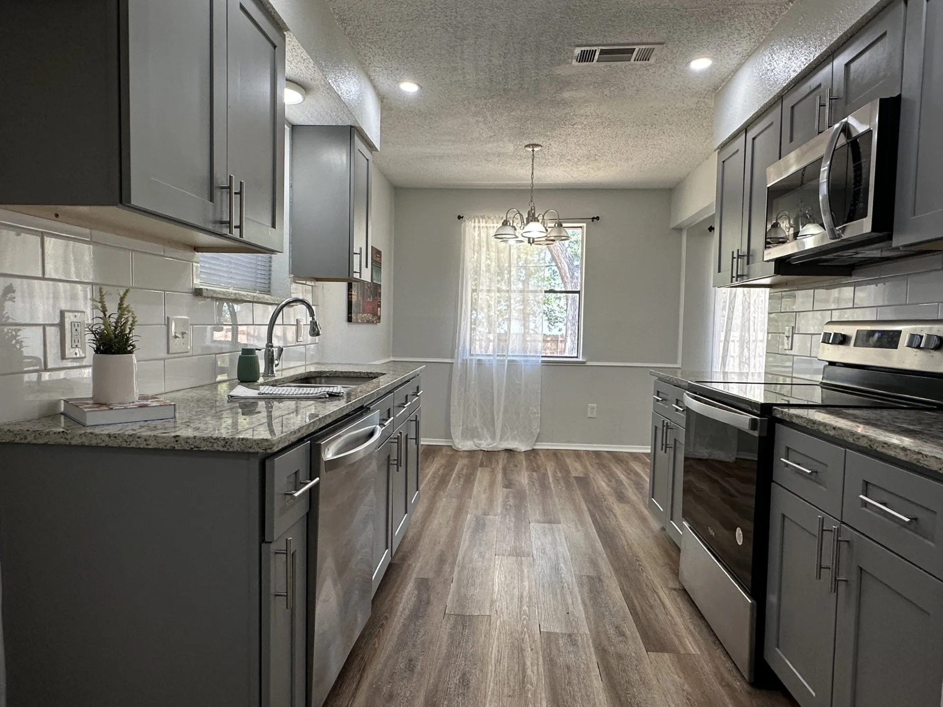 Single Family Residence For Rent in Tarrant County , 2442 February Lane, Grand Prairie, Texas 75050, 3 Bedroom, 2 Bathroom, 2 Garage spaces, 1,376 Sqft, built in 1979, mls#21357196, Real Estate Agent in Grand Prairie, Homes For Rent in Tarrant county, Homes For Rent in Grand Prairie, Realtor in Grand Prairie Texas, Real Estate Brokerage Independent Realty Texas, Luminita Cordes Realtor