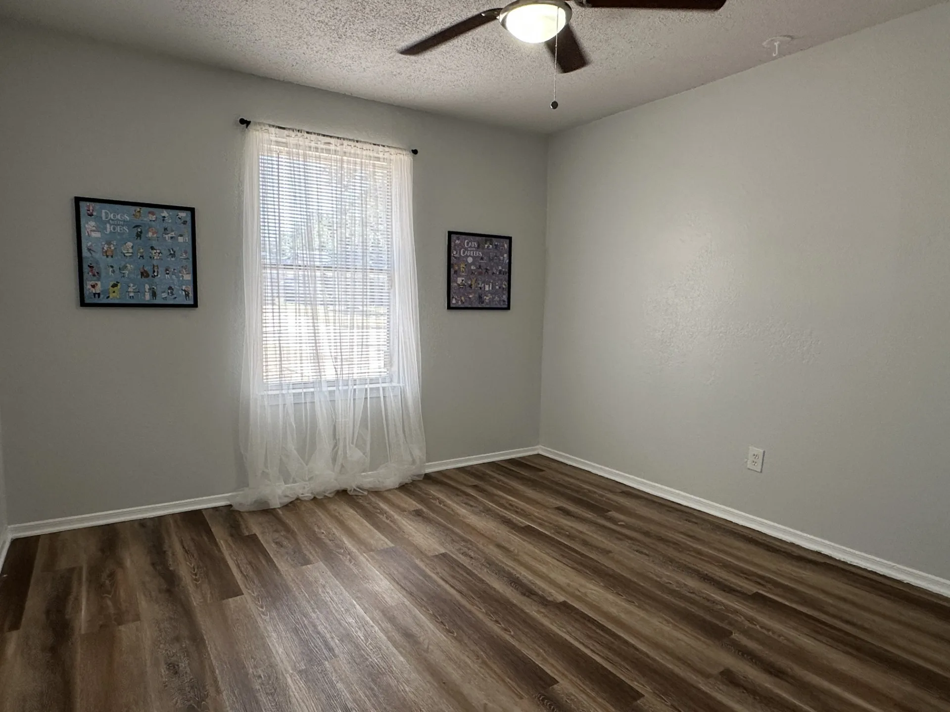 Single Family Residence For Rent in Tarrant County , 2442 February Lane, Grand Prairie, Texas 75050, 3 Bedroom, 2 Bathroom, 2 Garage spaces, 1,376 Sqft, built in 1979, mls#21357196, Real Estate Agent in Grand Prairie, Homes For Rent in Tarrant county, Homes For Rent in Grand Prairie, Realtor in Grand Prairie Texas, Real Estate Brokerage Independent Realty Texas, Luminita Cordes Realtor