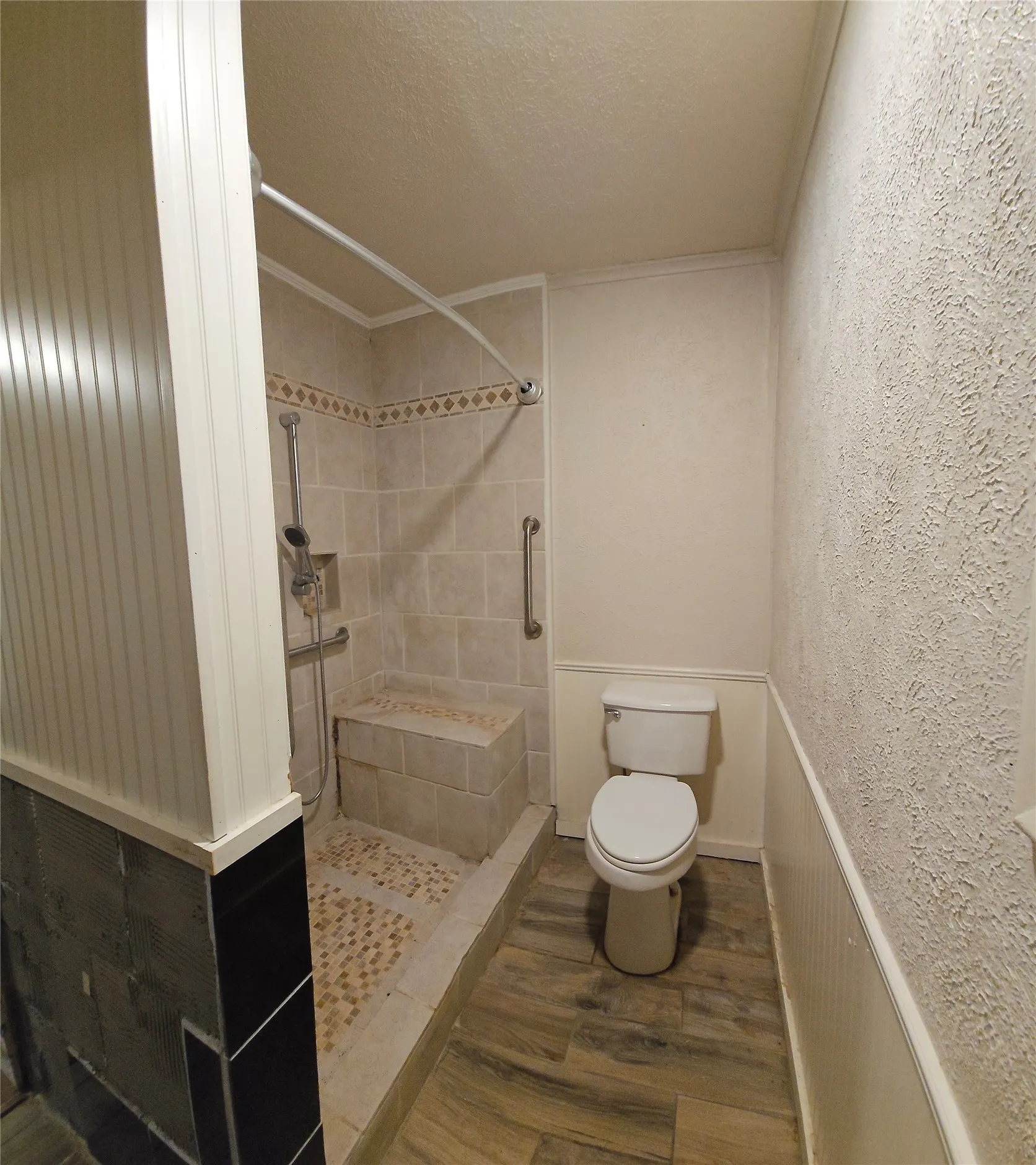 Single Family Residence For Sale in Henderson County , 509 Hillcrest Drive, Tool, Texas 75143, 2 Bedroom, 2 Bathroom, Garage spaces, 1,104 Sqft, built in 1978, mls#21357170, Real Estate Agent in Tool, Homes For Sale in Henderson county, Homes For Sale in Tool, Realtor in Tool Texas, Real Estate Brokerage Independent Realty Texas, Luminita Cordes Realtor