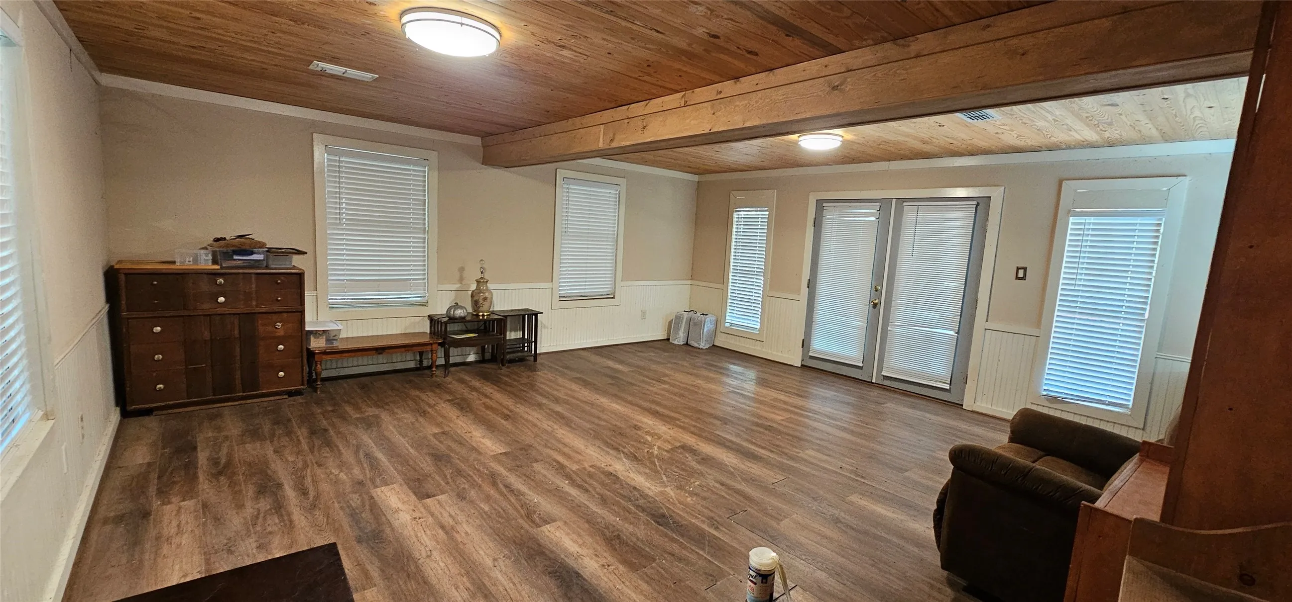 Single Family Residence For Sale in Henderson County , 509 Hillcrest Drive, Tool, Texas 75143, 2 Bedroom, 2 Bathroom, Garage spaces, 1,104 Sqft, built in 1978, mls#21357170, Real Estate Agent in Tool, Homes For Sale in Henderson county, Homes For Sale in Tool, Realtor in Tool Texas, Real Estate Brokerage Independent Realty Texas, Luminita Cordes Realtor