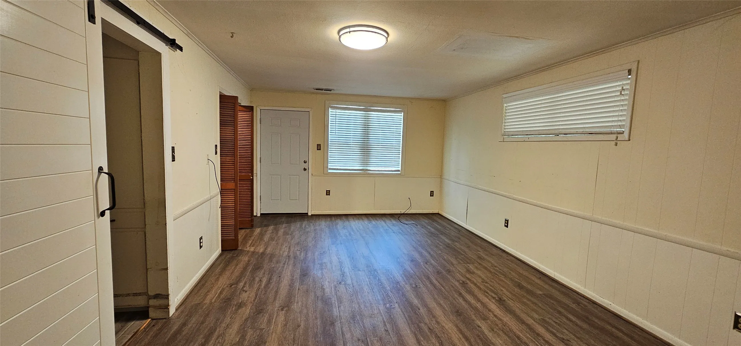 Single Family Residence For Sale in Henderson County , 509 Hillcrest Drive, Tool, Texas 75143, 2 Bedroom, 2 Bathroom, Garage spaces, 1,104 Sqft, built in 1978, mls#21357170, Real Estate Agent in Tool, Homes For Sale in Henderson county, Homes For Sale in Tool, Realtor in Tool Texas, Real Estate Brokerage Independent Realty Texas, Luminita Cordes Realtor