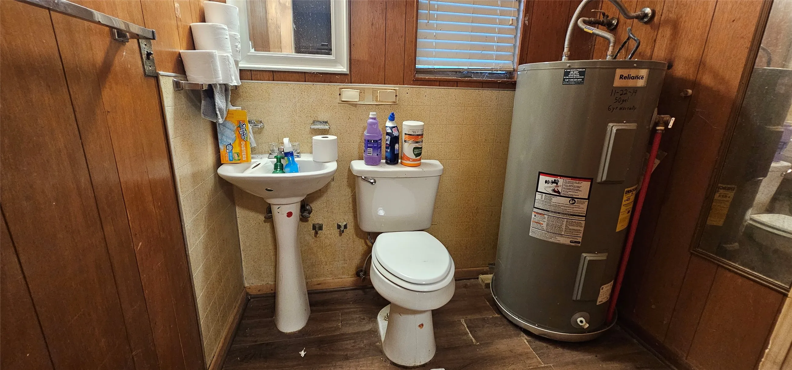 Single Family Residence For Sale in Henderson County , 509 Hillcrest Drive, Tool, Texas 75143, 2 Bedroom, 2 Bathroom, Garage spaces, 1,104 Sqft, built in 1978, mls#21357170, Real Estate Agent in Tool, Homes For Sale in Henderson county, Homes For Sale in Tool, Realtor in Tool Texas, Real Estate Brokerage Independent Realty Texas, Luminita Cordes Realtor