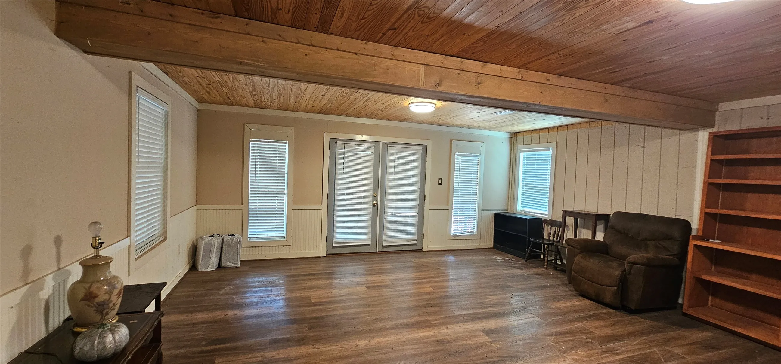 Single Family Residence For Sale in Henderson County , 509 Hillcrest Drive, Tool, Texas 75143, 2 Bedroom, 2 Bathroom, Garage spaces, 1,104 Sqft, built in 1978, mls#21357170, Real Estate Agent in Tool, Homes For Sale in Henderson county, Homes For Sale in Tool, Realtor in Tool Texas, Real Estate Brokerage Independent Realty Texas, Luminita Cordes Realtor