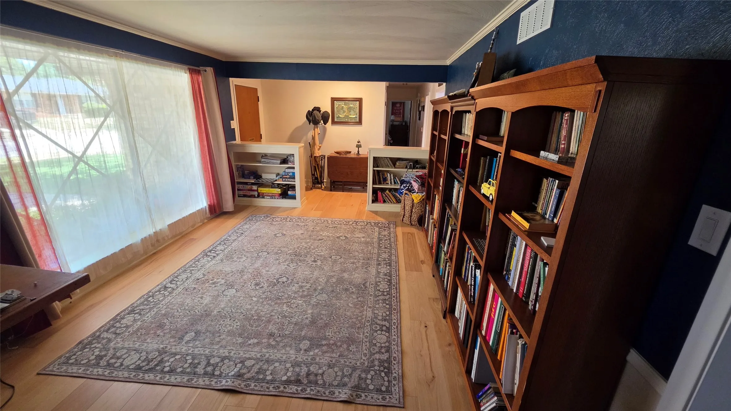 Single Family Residence For Sale in Dallas County , 1210 Vicksburg Drive, Garland, Texas 75041, 3 Bedroom, 2 Bathroom, Garage spaces, 1,778 Sqft, built in 1964, Price $315,000, mls#21356533, Real Estate Agent in Garland, Homes For Sale in Dallas county, Homes For Sale in Garland, Realtor in Garland Texas, Real Estate Brokerage Independent Realty Texas, Luminita Cordes Realtor