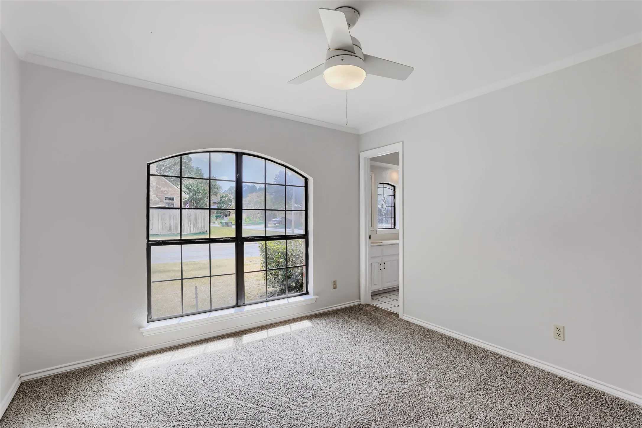 Single Family Residence For Sale in Tarrant County , 1201 St James Place, Arlington, Texas 76011, 3 Bedroom, 2 Bathroom, 2 Garage spaces, 2,030 Sqft, built in 1986, mls#21270078, Real Estate Agent in Arlington, Homes For Sale in Tarrant county, Homes For Sale in Arlington, Realtor in Arlington Texas, Real Estate Brokerage Independent Realty Texas, Luminita Cordes Realtor