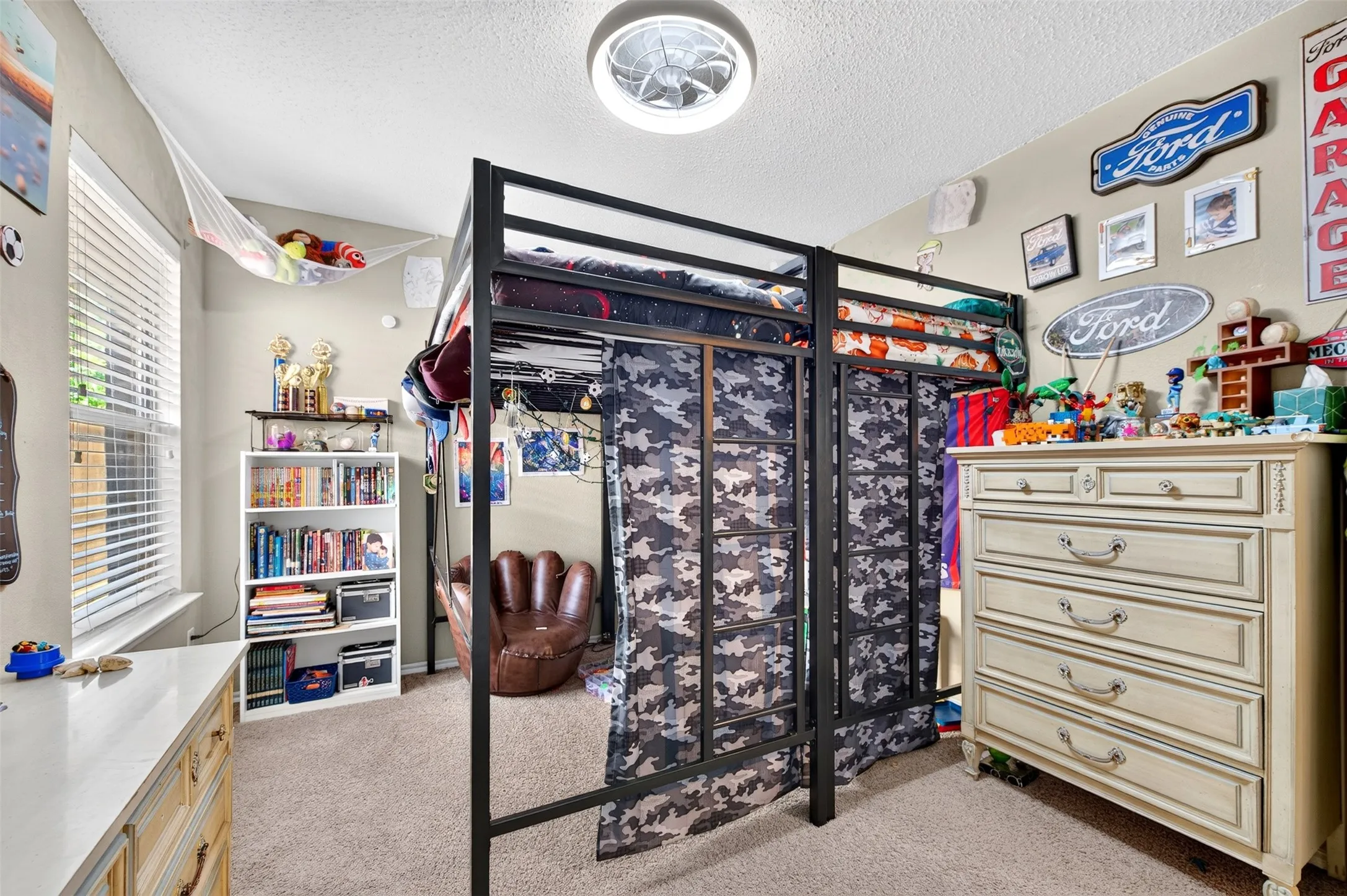 Second bedroom