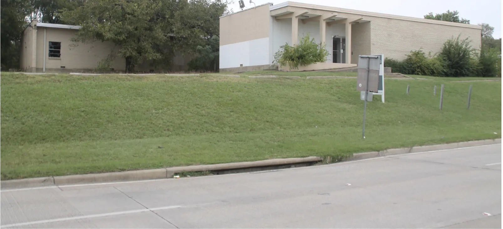 Retail For Sale in Dallas County , 322 N Belt Line Road, Grand Prairie, Texas 75050, 0, 0, Garage spaces, 0 Sqft, built in 1966, Price $1,350,000, mls#21354342, Real Estate Agent in Grand Prairie, Homes For Sale in Dallas county, Homes For Sale in Grand Prairie, Realtor in Grand Prairie Texas, Real Estate Brokerage Independent Realty Texas, Luminita Cordes Realtor
