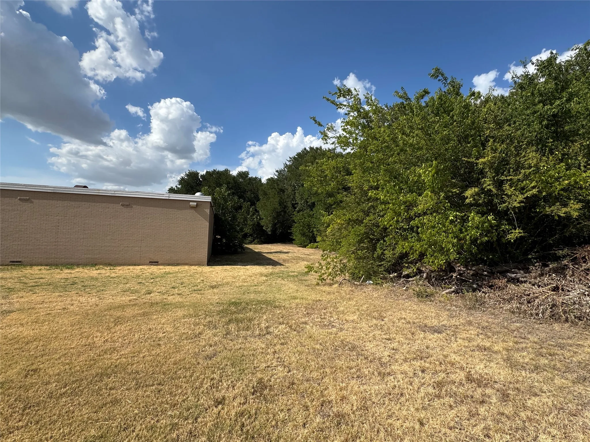 Retail For Sale in Dallas County , 322 N Belt Line Road, Grand Prairie, Texas 75050, 0, 0, Garage spaces, 0 Sqft, built in 1966, Price $1,350,000, mls#21354342, Real Estate Agent in Grand Prairie, Homes For Sale in Dallas county, Homes For Sale in Grand Prairie, Realtor in Grand Prairie Texas, Real Estate Brokerage Independent Realty Texas, Luminita Cordes Realtor