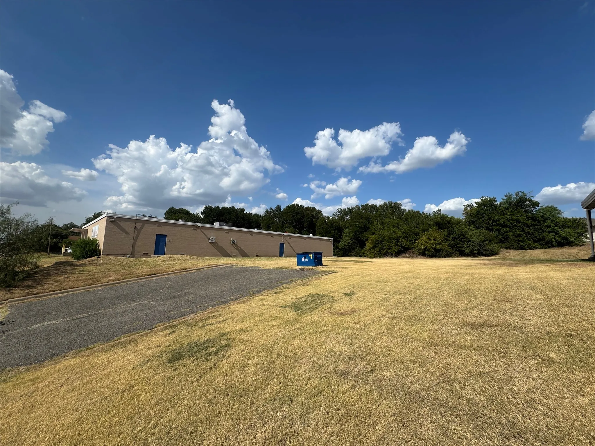 Retail For Sale in Dallas County , 322 N Belt Line Road, Grand Prairie, Texas 75050, 0, 0, Garage spaces, 0 Sqft, built in 1966, Price $1,350,000, mls#21354342, Real Estate Agent in Grand Prairie, Homes For Sale in Dallas county, Homes For Sale in Grand Prairie, Realtor in Grand Prairie Texas, Real Estate Brokerage Independent Realty Texas, Luminita Cordes Realtor
