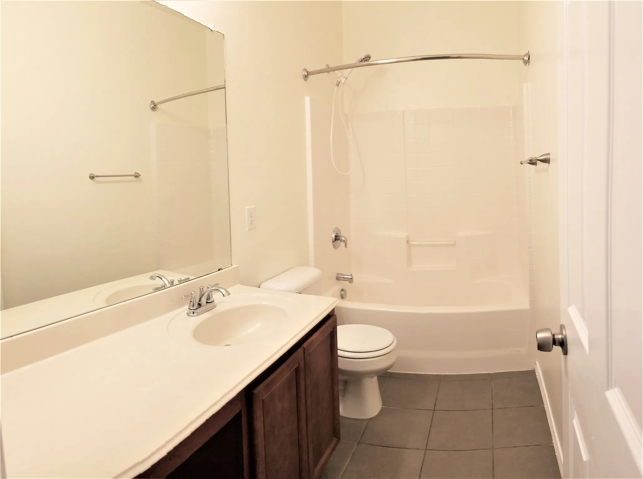 Single Family Residence For Rent in Tarrant County , 3708 Verde Drive, Fort Worth, Texas 76244, 4 Bedroom, 2 Bathroom, 2 Garage spaces, 1,822 Sqft, built in 2007, mls#21357214, Real Estate Agent in Fort Worth, Homes For Rent in Tarrant county, Homes For Rent in Fort Worth, Realtor in Fort Worth Texas, Real Estate Brokerage Independent Realty Texas, Luminita Cordes Realtor