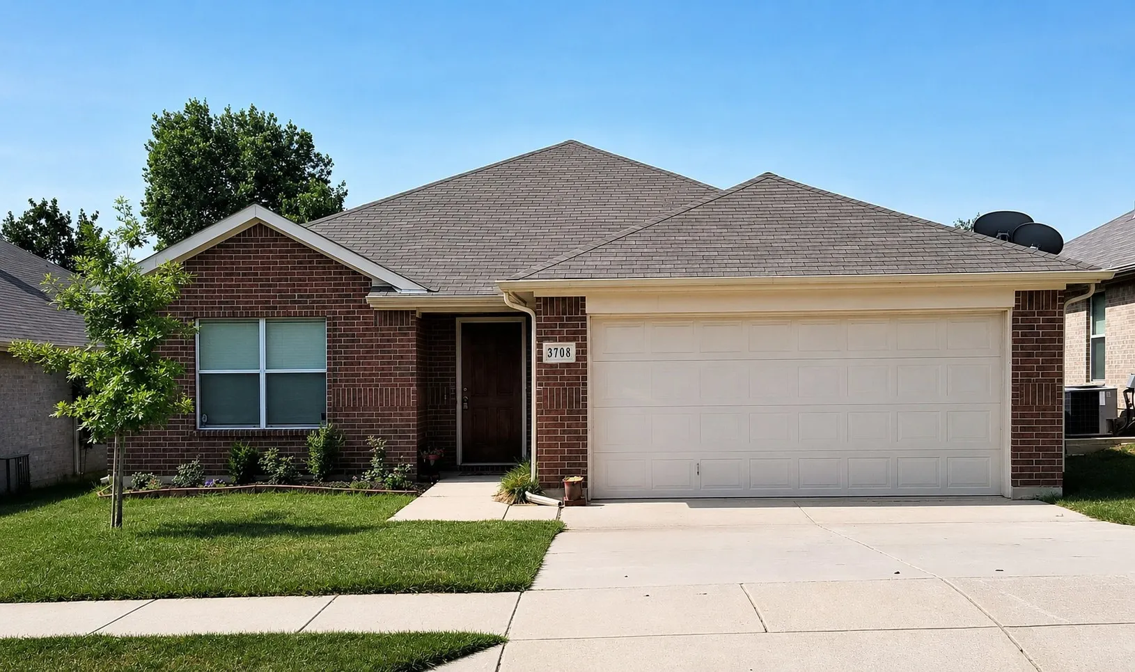 Single Family Residence For Rent in Tarrant County , 3708 Verde Drive, Fort Worth, Texas 76244, 4 Bedroom, 2 Bathroom, 2 Garage spaces, 1,822 Sqft, built in 2007, mls#21357214, Real Estate Agent in Fort Worth, Homes For Rent in Tarrant county, Homes For Rent in Fort Worth, Realtor in Fort Worth Texas, Real Estate Brokerage Independent Realty Texas, Luminita Cordes Realtor