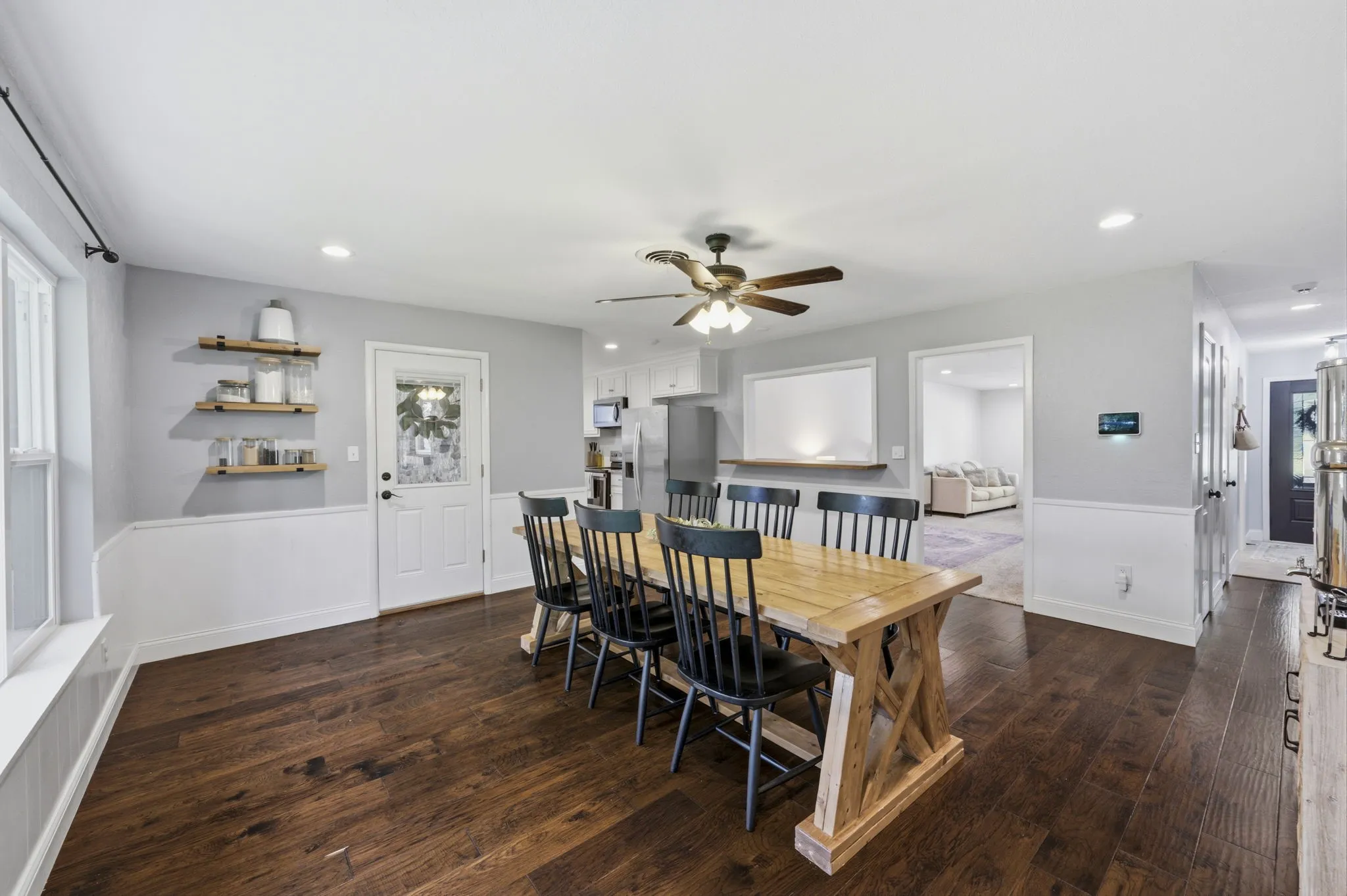 Single Family Residence For Sale in Tarrant County , 3517 Wooten Drive, Fort Worth, Texas 76133, 3 Bedroom, 2 Bathroom, 2 Garage spaces, 1,908 Sqft, built in 1957, mls#21357211, Real Estate Agent in Fort Worth, Homes For Sale in Tarrant county, Homes For Sale in Fort Worth, Realtor in Fort Worth Texas, Real Estate Brokerage Independent Realty Texas, Luminita Cordes Realtor