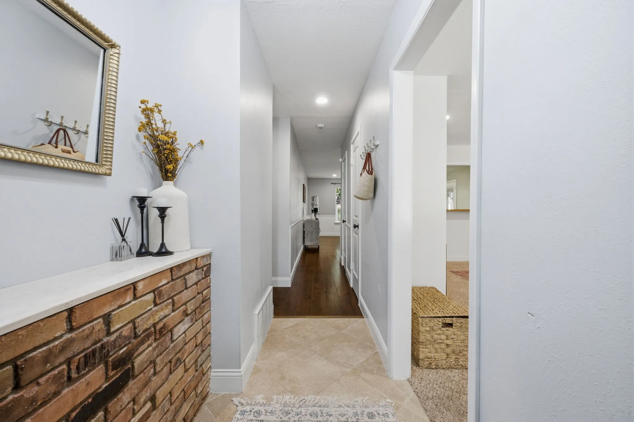 Single Family Residence For Sale in Tarrant County , 3517 Wooten Drive, Fort Worth, Texas 76133, 3 Bedroom, 2 Bathroom, 2 Garage spaces, 1,908 Sqft, built in 1957, mls#21357211, Real Estate Agent in Fort Worth, Homes For Sale in Tarrant county, Homes For Sale in Fort Worth, Realtor in Fort Worth Texas, Real Estate Brokerage Independent Realty Texas, Luminita Cordes Realtor