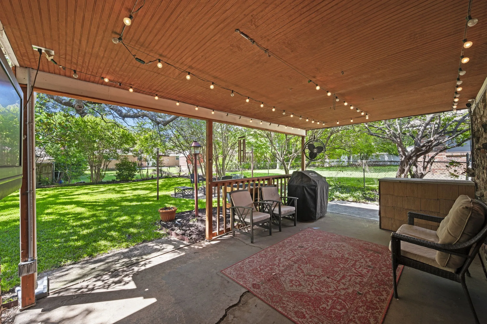 Single Family Residence For Sale in Tarrant County , 3517 Wooten Drive, Fort Worth, Texas 76133, 3 Bedroom, 2 Bathroom, 2 Garage spaces, 1,908 Sqft, built in 1957, mls#21357211, Real Estate Agent in Fort Worth, Homes For Sale in Tarrant county, Homes For Sale in Fort Worth, Realtor in Fort Worth Texas, Real Estate Brokerage Independent Realty Texas, Luminita Cordes Realtor