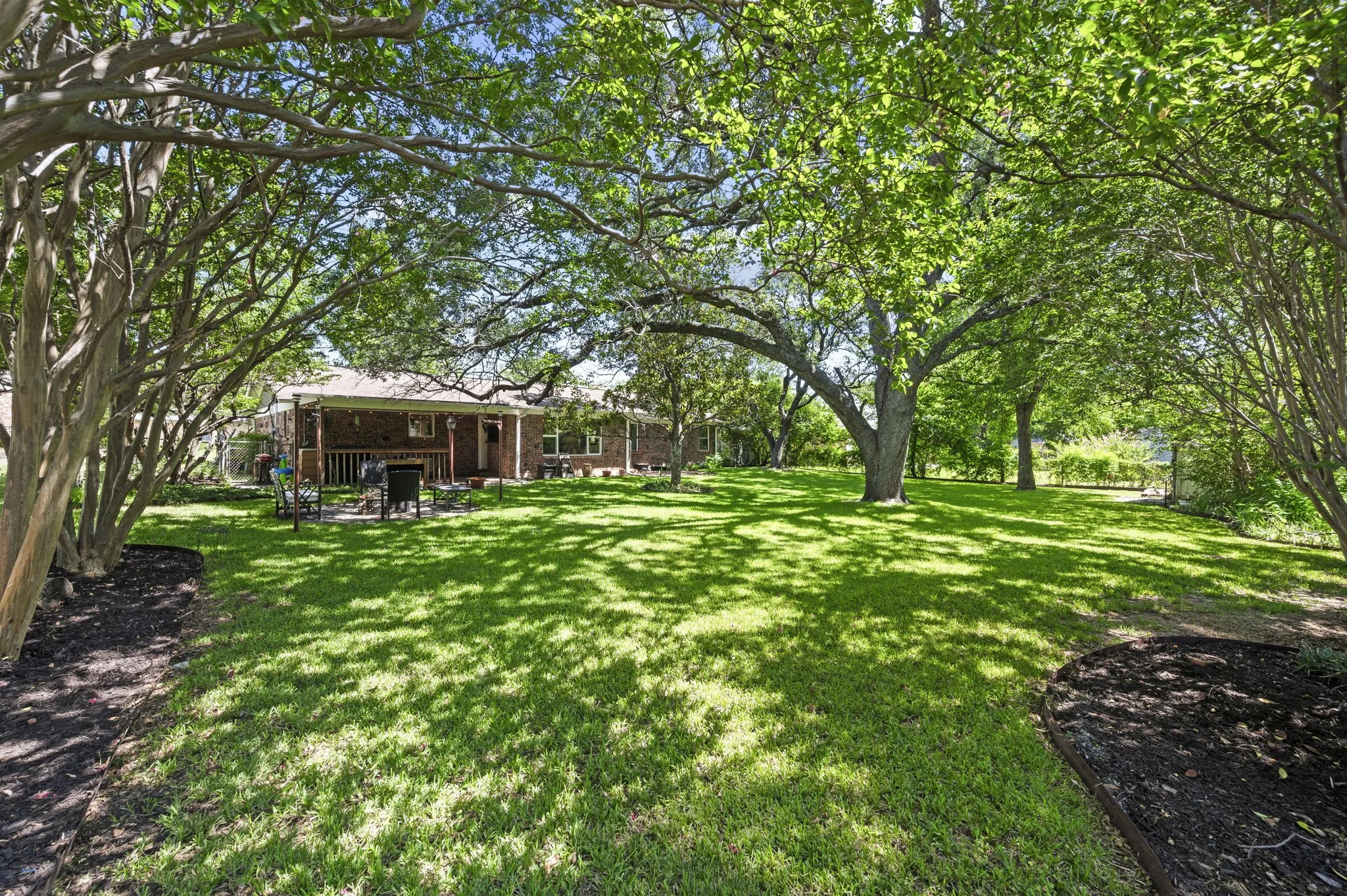 Single Family Residence For Sale in Tarrant County , 3517 Wooten Drive, Fort Worth, Texas 76133, 3 Bedroom, 2 Bathroom, 2 Garage spaces, 1,908 Sqft, built in 1957, mls#21357211, Real Estate Agent in Fort Worth, Homes For Sale in Tarrant county, Homes For Sale in Fort Worth, Realtor in Fort Worth Texas, Real Estate Brokerage Independent Realty Texas, Luminita Cordes Realtor