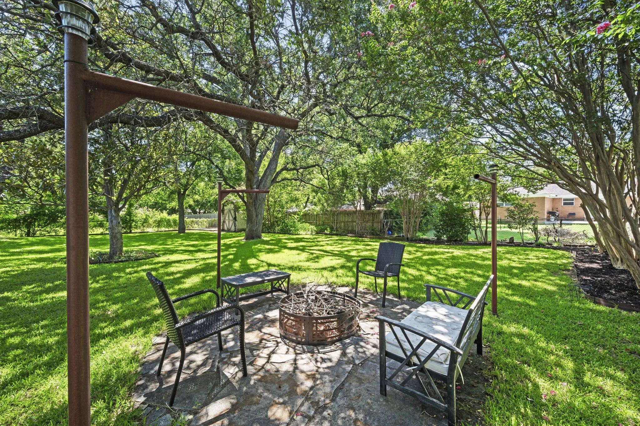 Single Family Residence For Sale in Tarrant County , 3517 Wooten Drive, Fort Worth, Texas 76133, 3 Bedroom, 2 Bathroom, 2 Garage spaces, 1,908 Sqft, built in 1957, mls#21357211, Real Estate Agent in Fort Worth, Homes For Sale in Tarrant county, Homes For Sale in Fort Worth, Realtor in Fort Worth Texas, Real Estate Brokerage Independent Realty Texas, Luminita Cordes Realtor