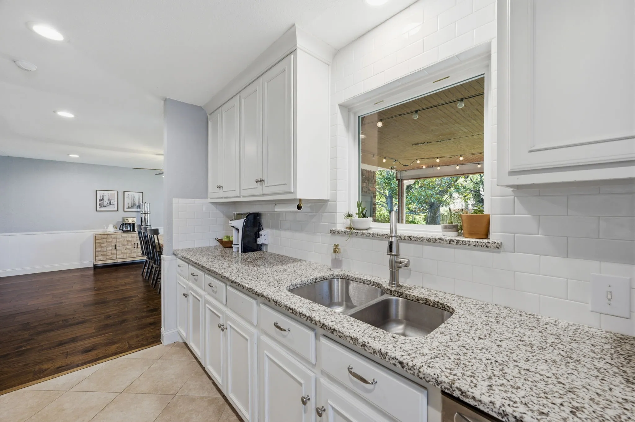 Single Family Residence For Sale in Tarrant County , 3517 Wooten Drive, Fort Worth, Texas 76133, 3 Bedroom, 2 Bathroom, 2 Garage spaces, 1,908 Sqft, built in 1957, mls#21357211, Real Estate Agent in Fort Worth, Homes For Sale in Tarrant county, Homes For Sale in Fort Worth, Realtor in Fort Worth Texas, Real Estate Brokerage Independent Realty Texas, Luminita Cordes Realtor